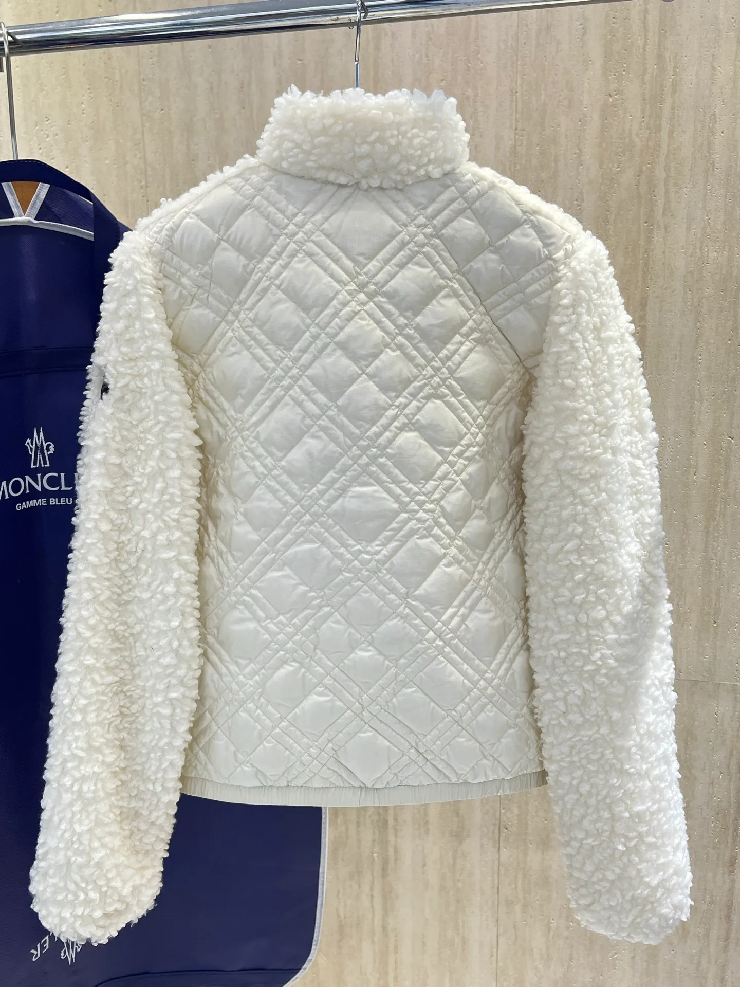Куртки И Пуховики Женские Moncler 17958871