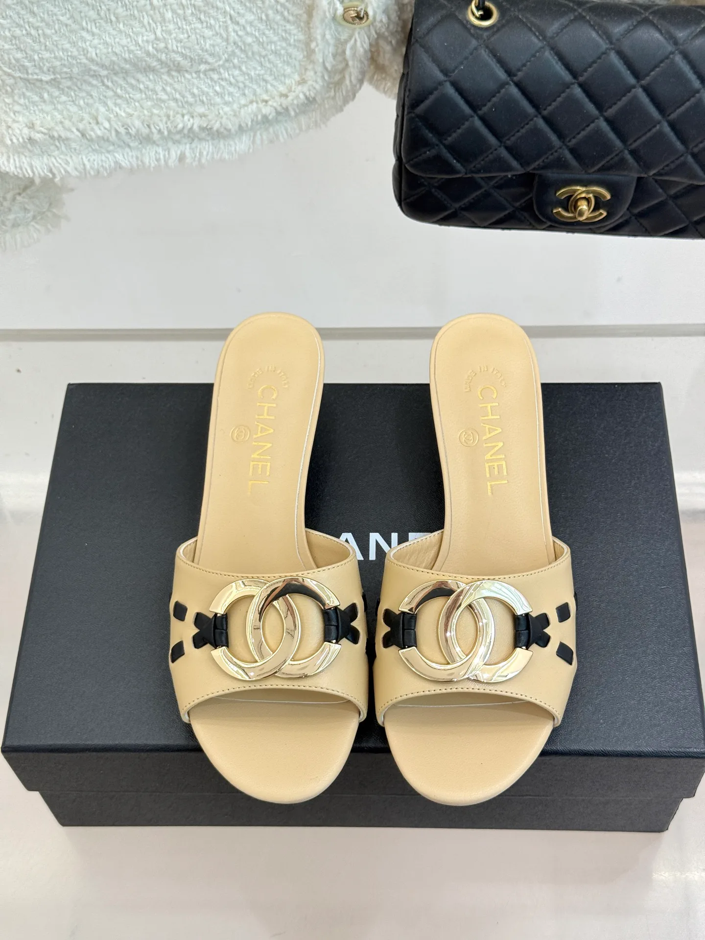 Босоножки Женские Chanel 17025704