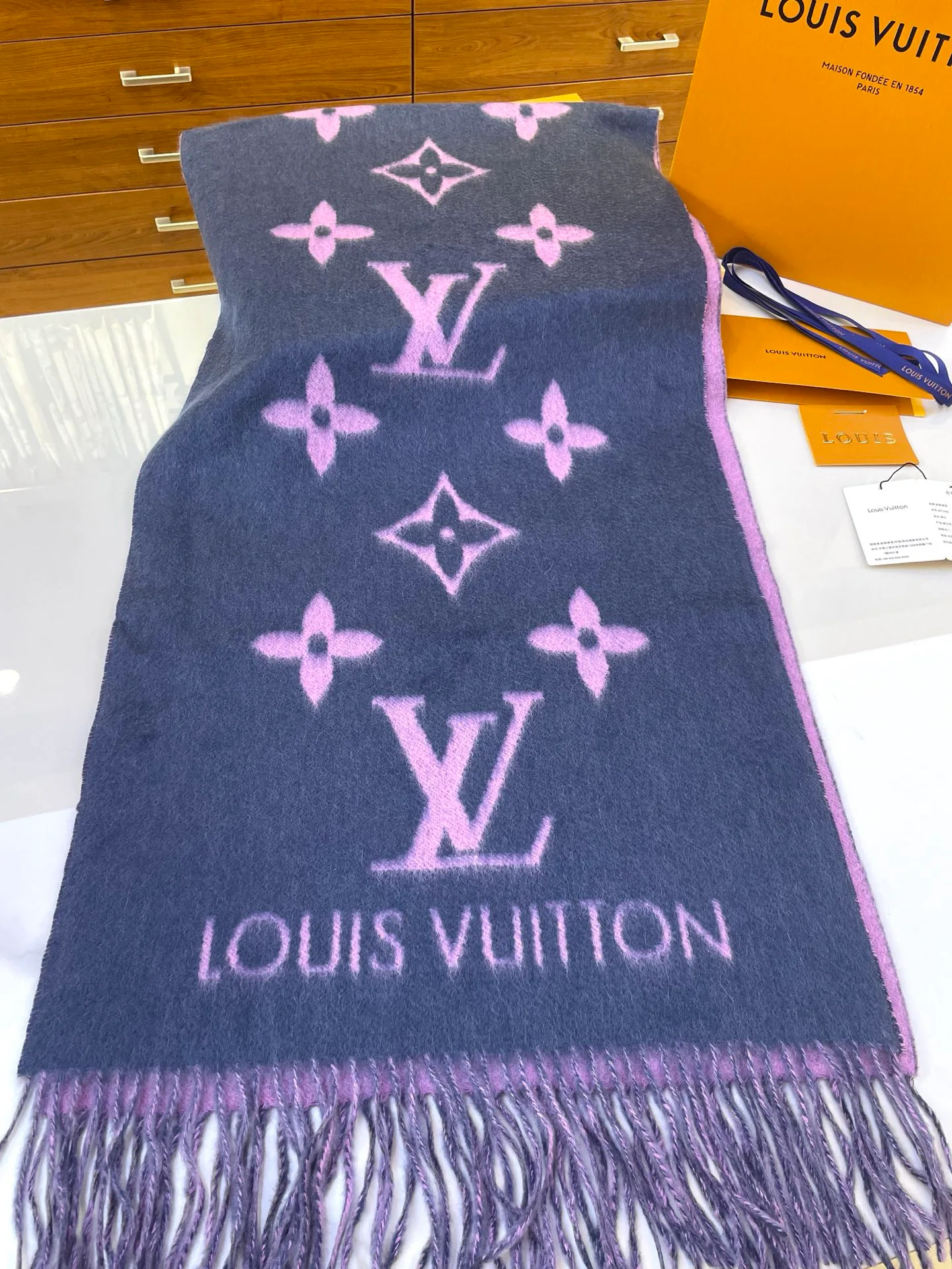 Шарфы Louis Vuitton 266405