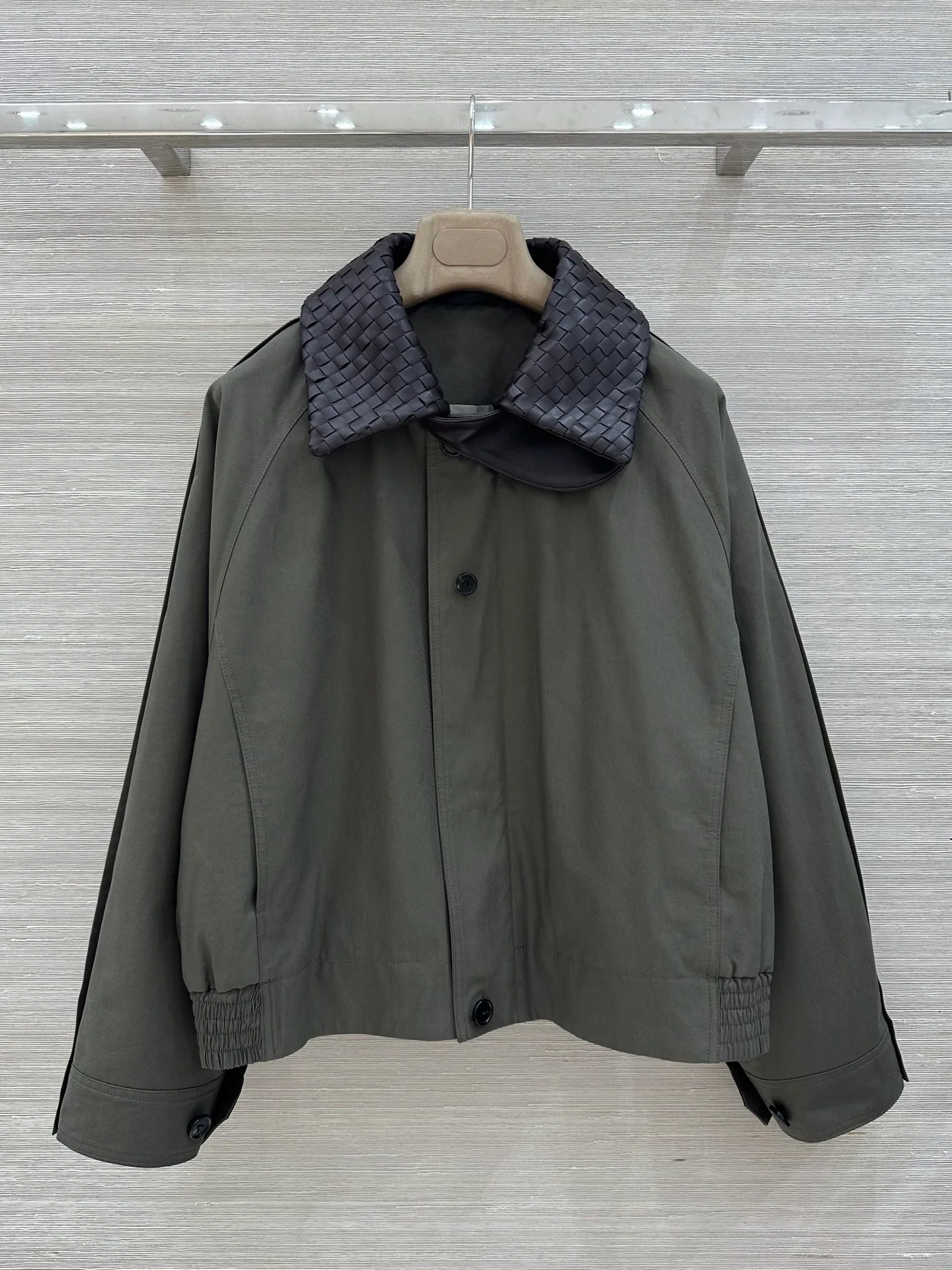Куртки И Пуховики Женские Bottega Veneta 18429164