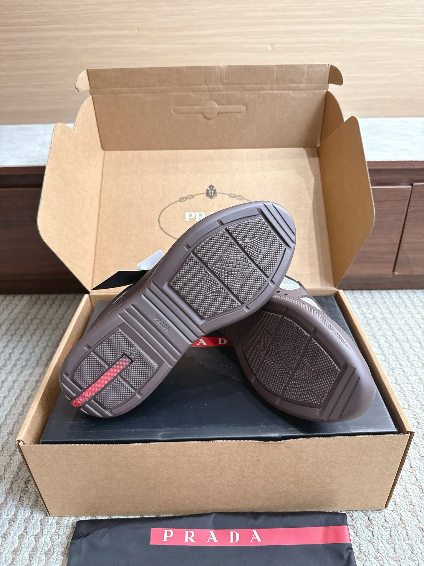 Кроссовки Женские Prada 17470439