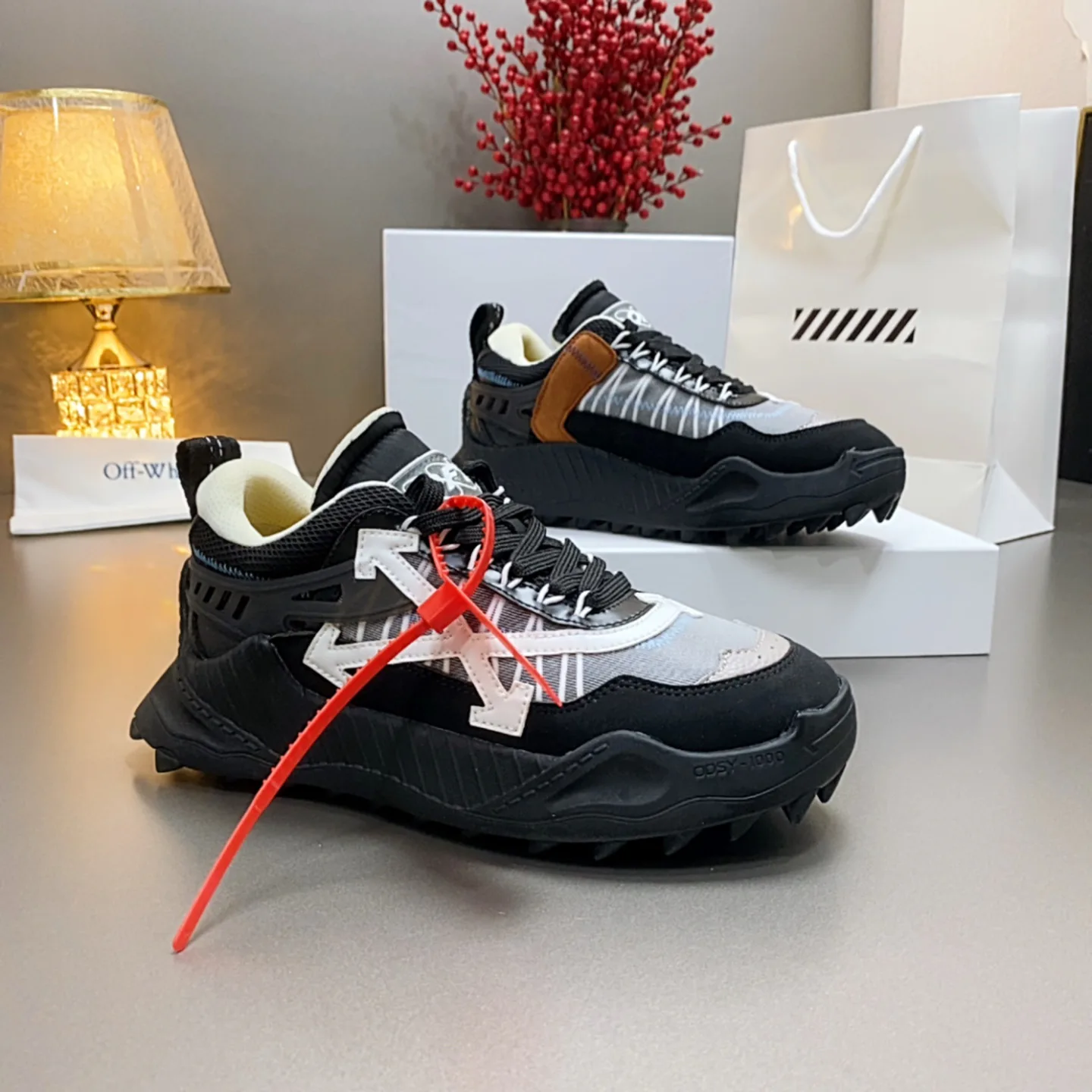 Кроссовки Женские Off-White 17530539