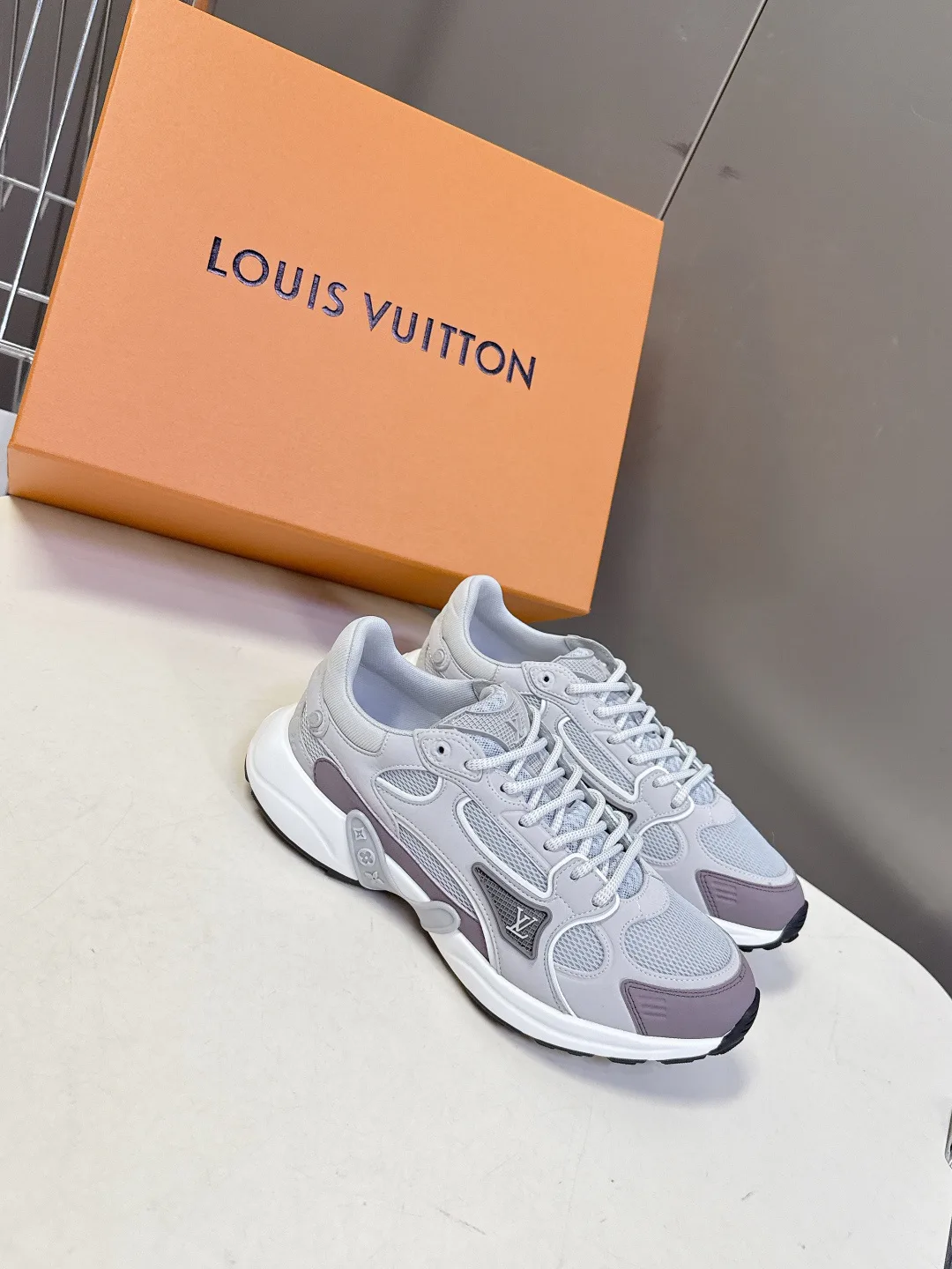 Кроссовки Женские Louis Vuitton 11152705