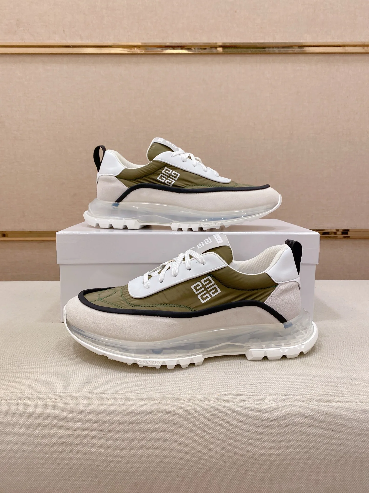 Кроссовки Женские Givenchy 122892