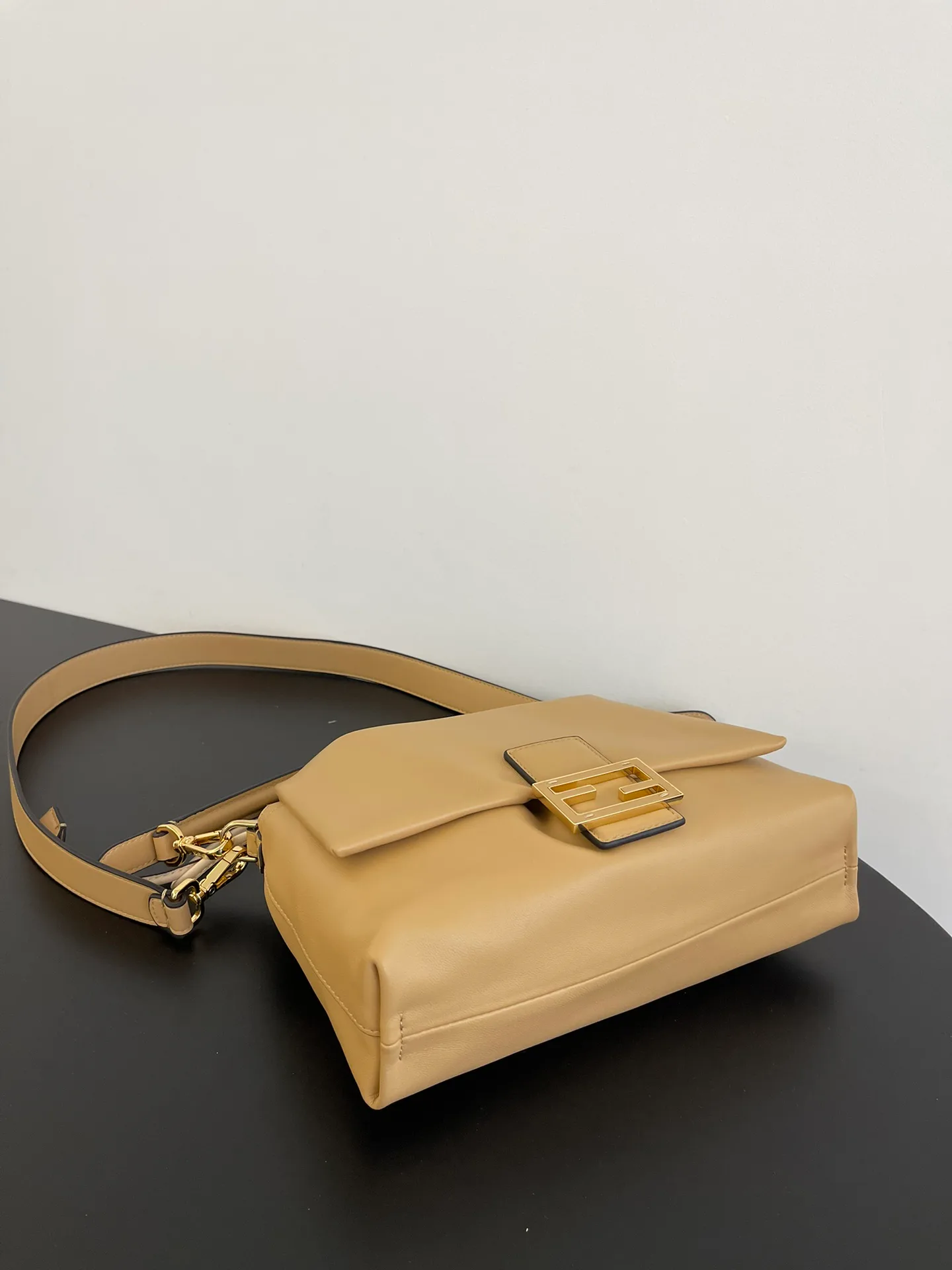 Классические Сумки Женские Fendi 13546215