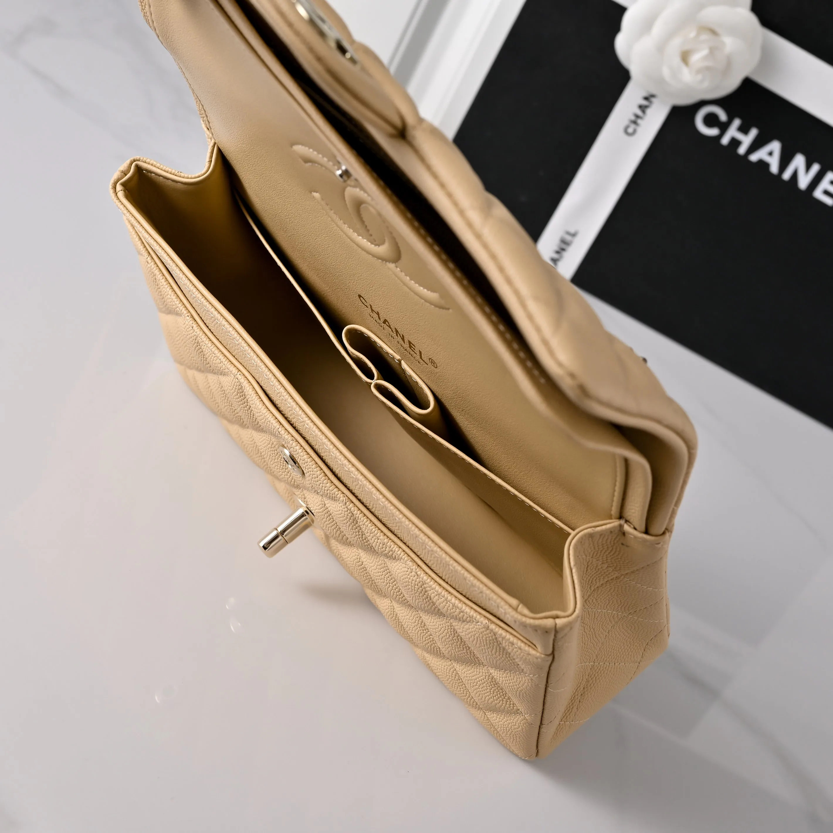 Классические Сумки Женские Chanel 18147975