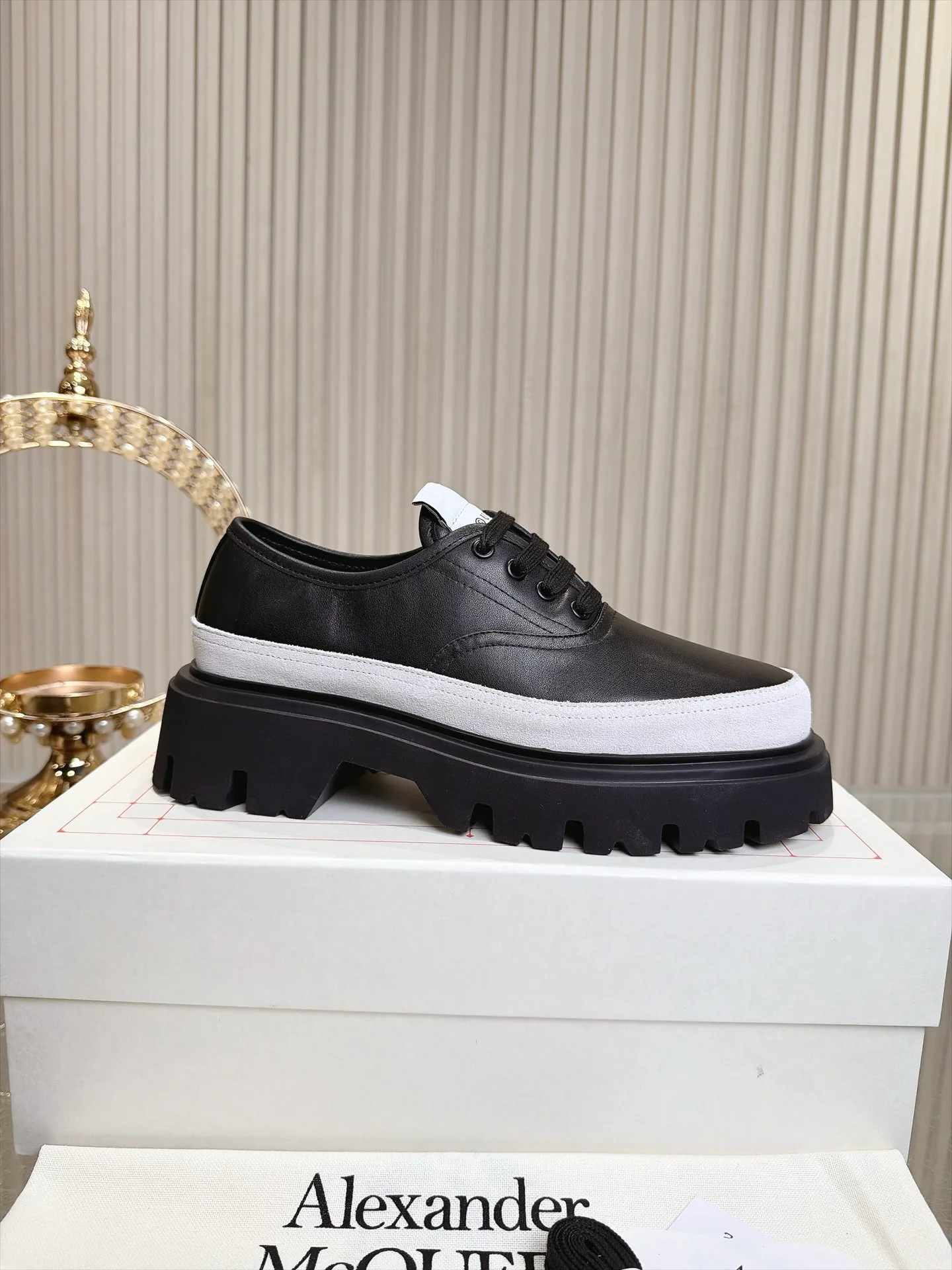 Кроссовки Женские Alexander Mcqueen 19080143