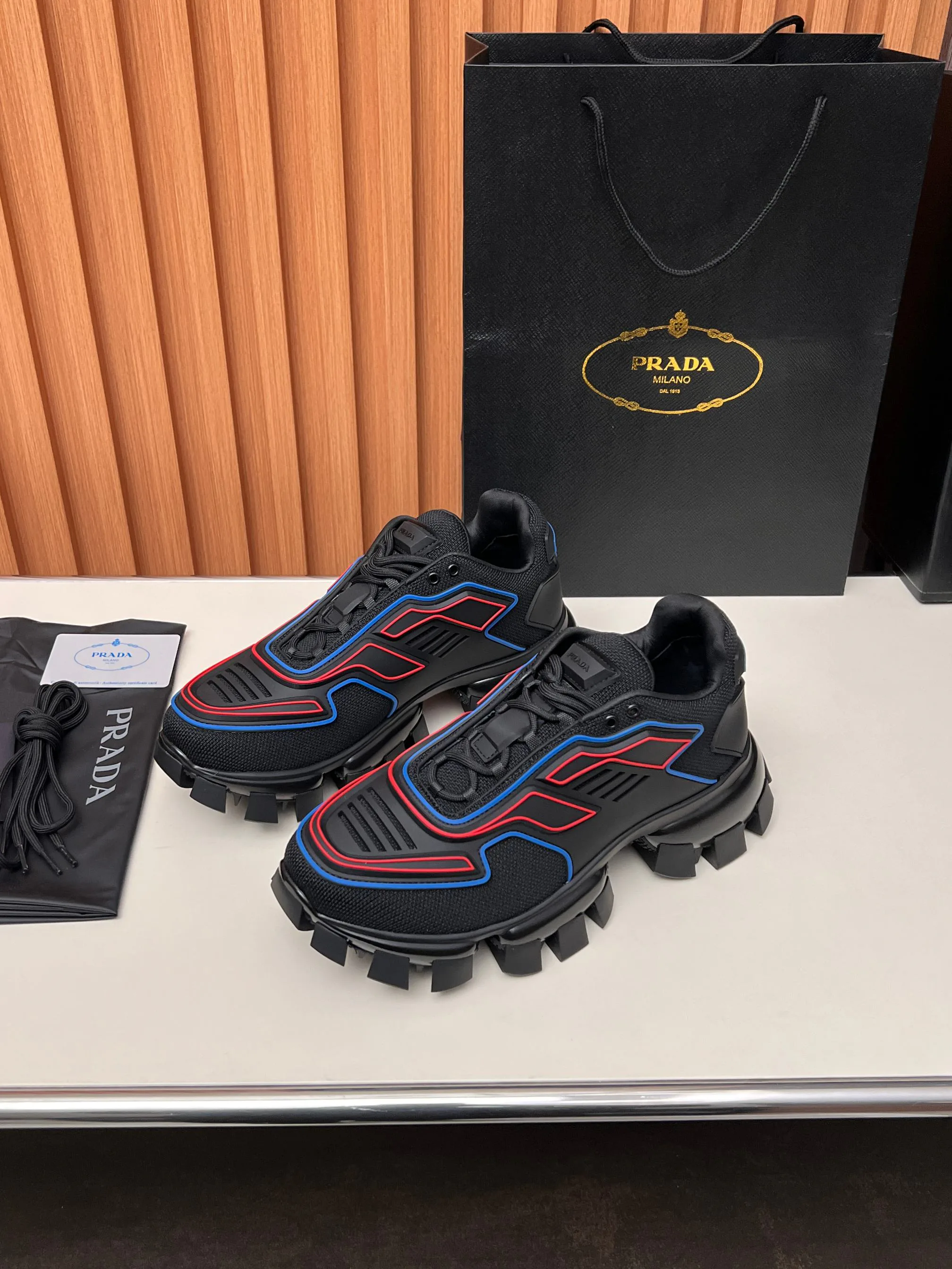 Кроссовки Женские Prada 920256