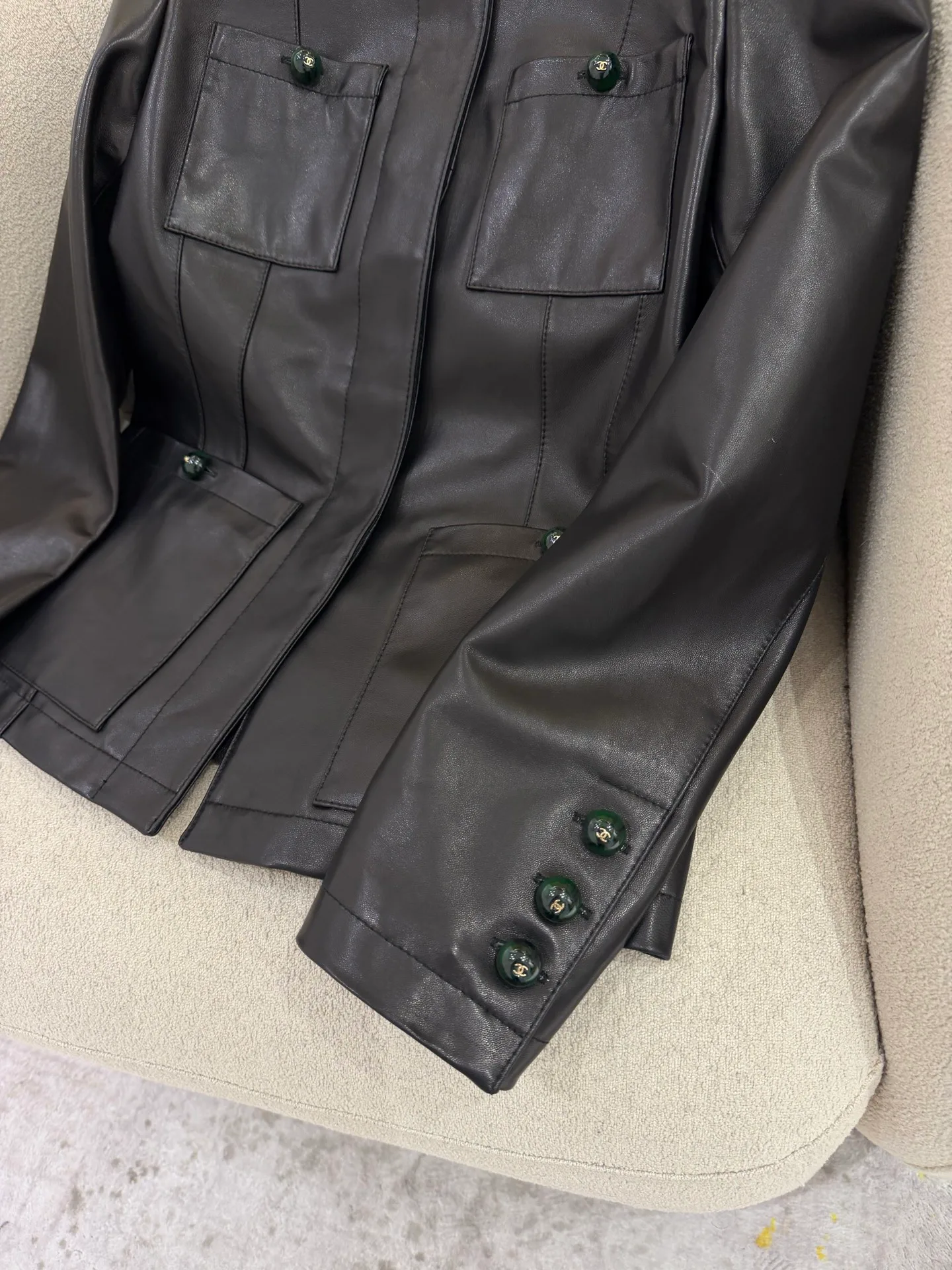 Кожаные Куртки И Дублёнки Женские Chanel 19358168