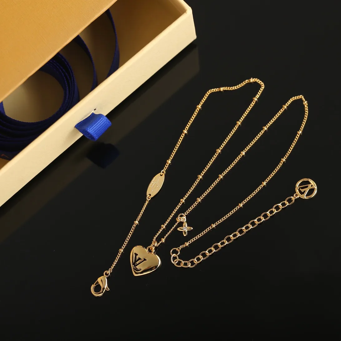 Бижутерия Louis Vuitton 26409