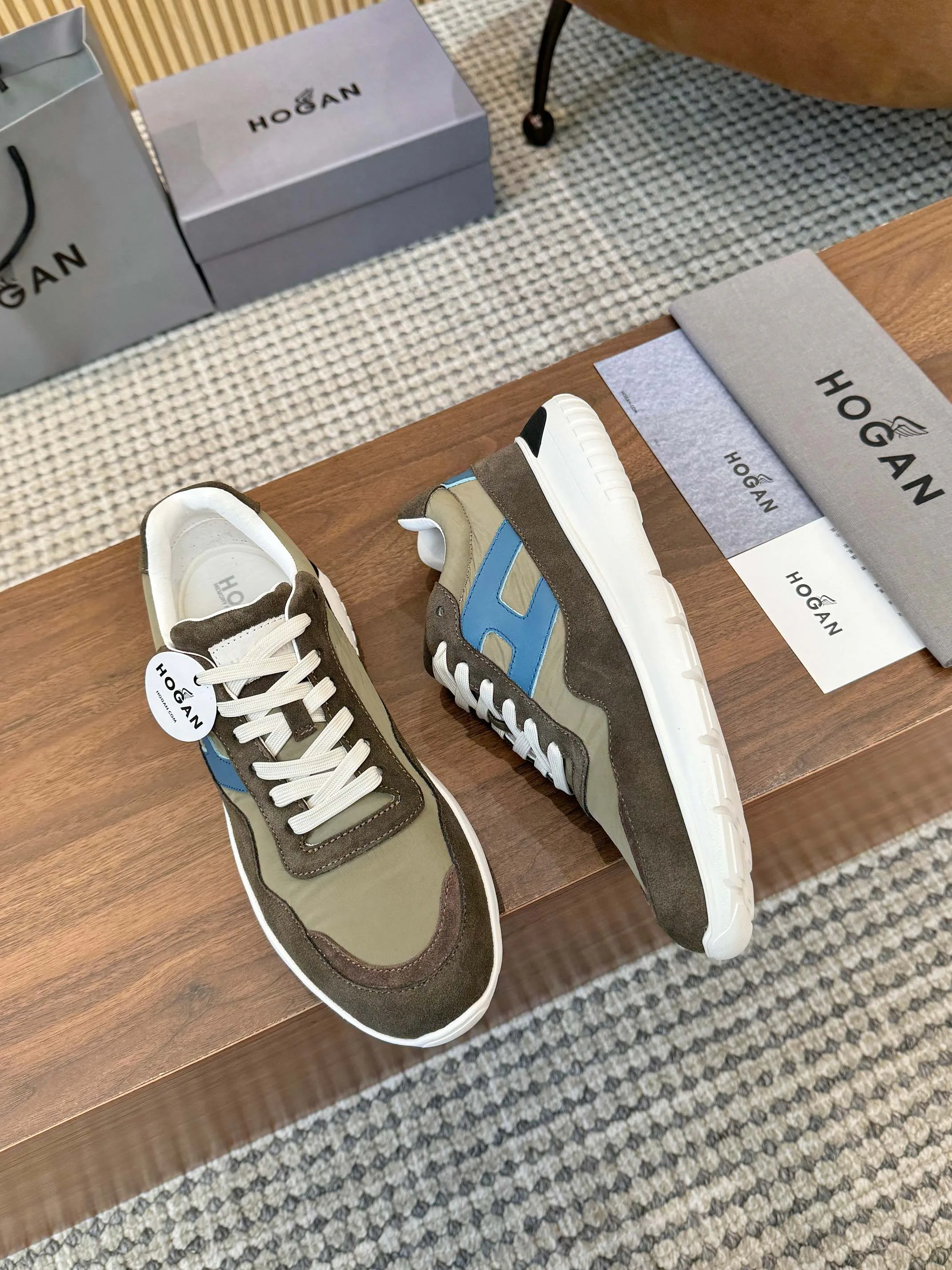 Кроссовки Женские Hogan 12835357