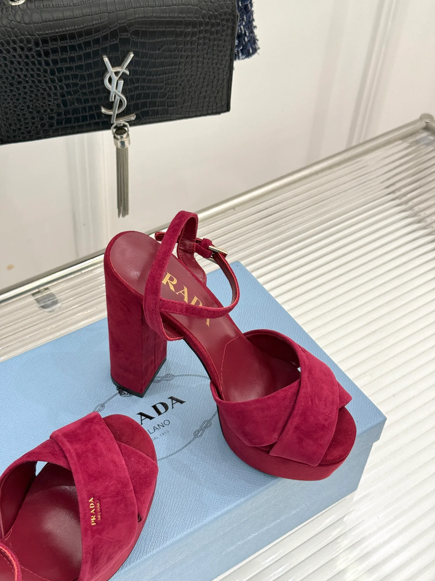 Босоножки Женские Prada 18627574