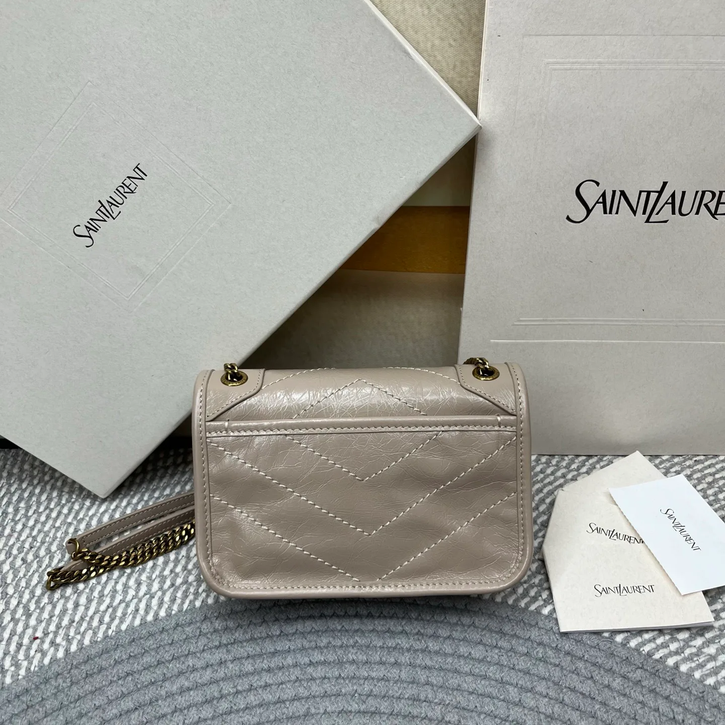 Классические Сумки Женские Saint Laurent 18220656