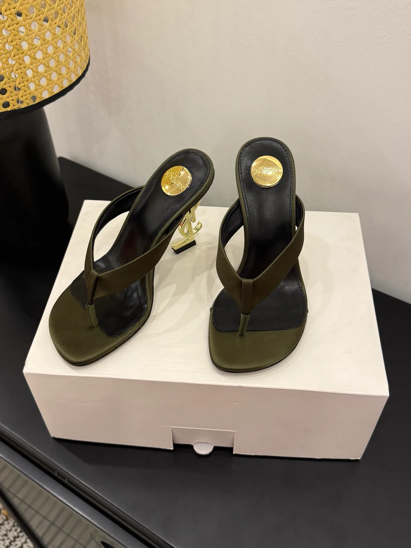 Босоножки Женские Saint Laurent 11739365