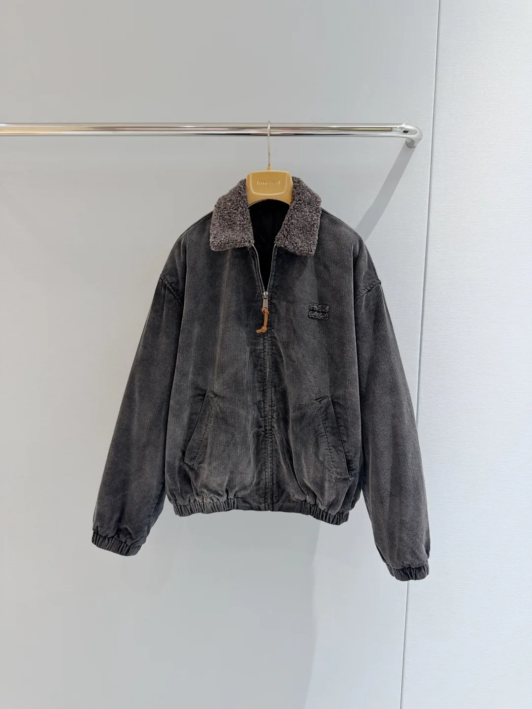 Куртки И Пуховики Женские Miu Miu 18285453