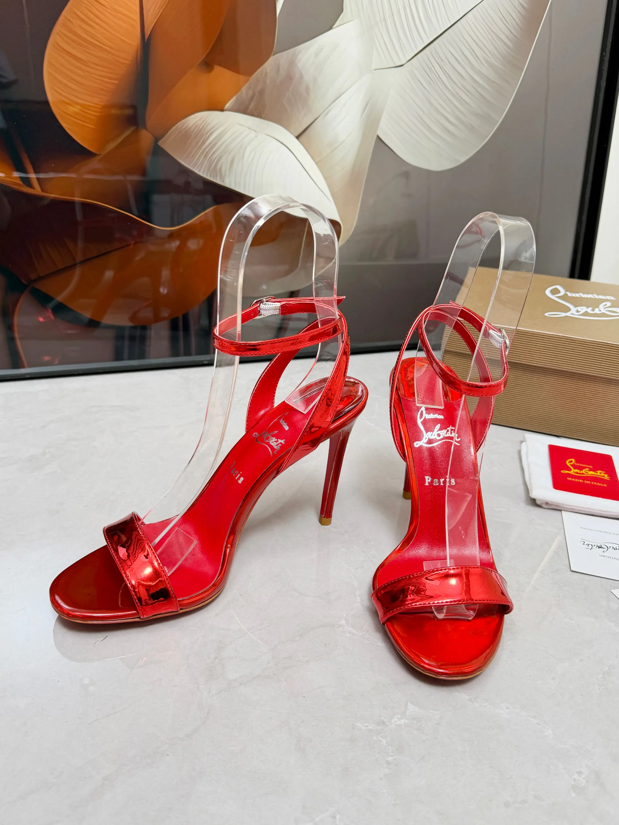 Босоножки Женские Christian Louboutin 18739804
