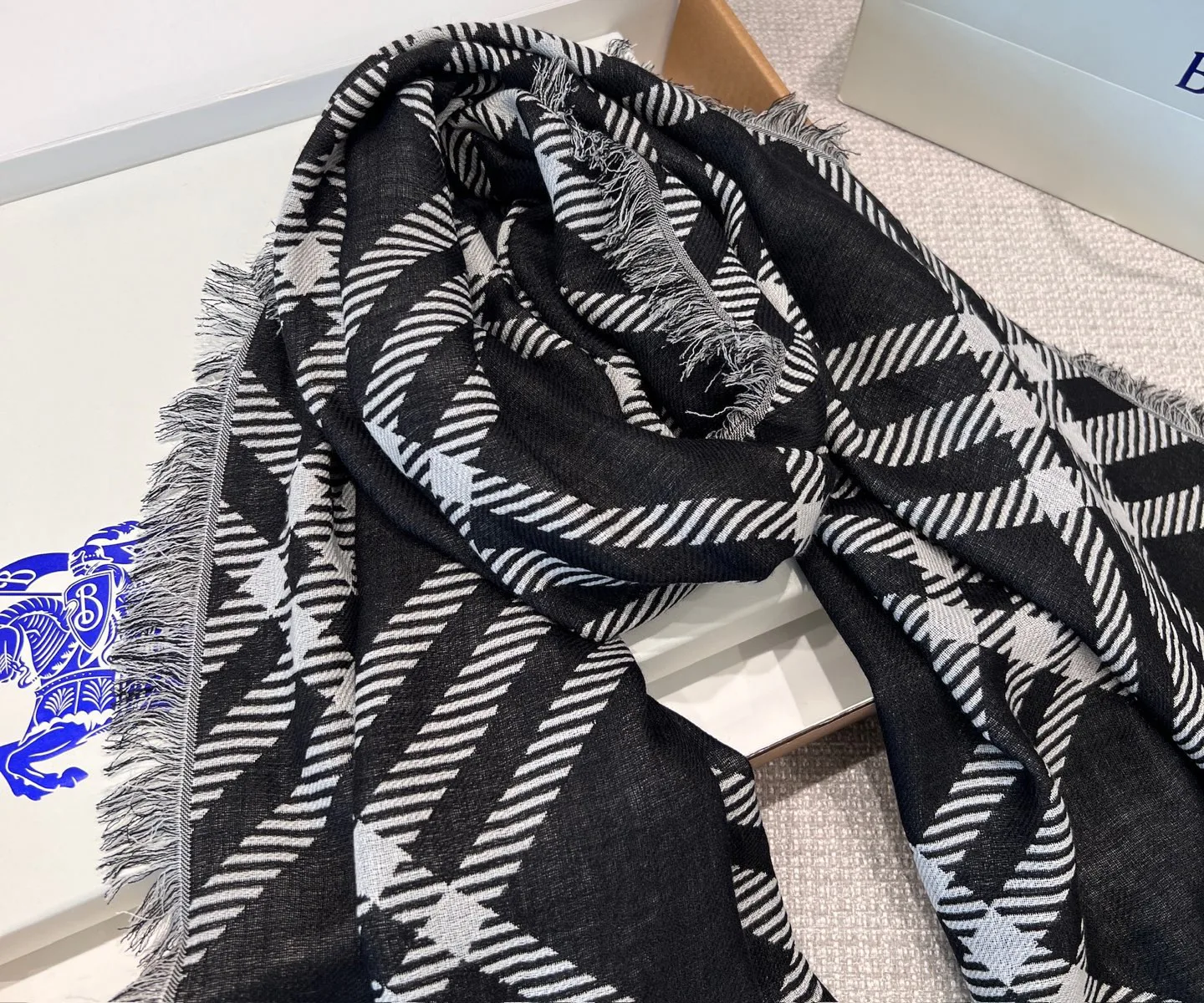 Шарфы Burberry 290108