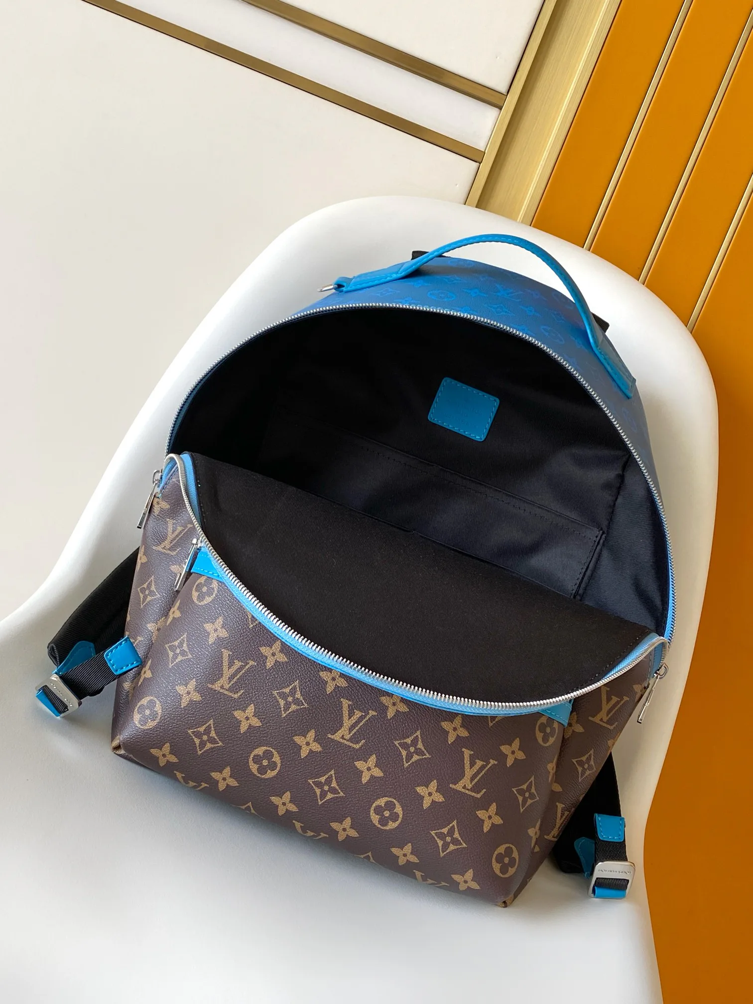 Рюкзаки Женские Louis Vuitton 1746050