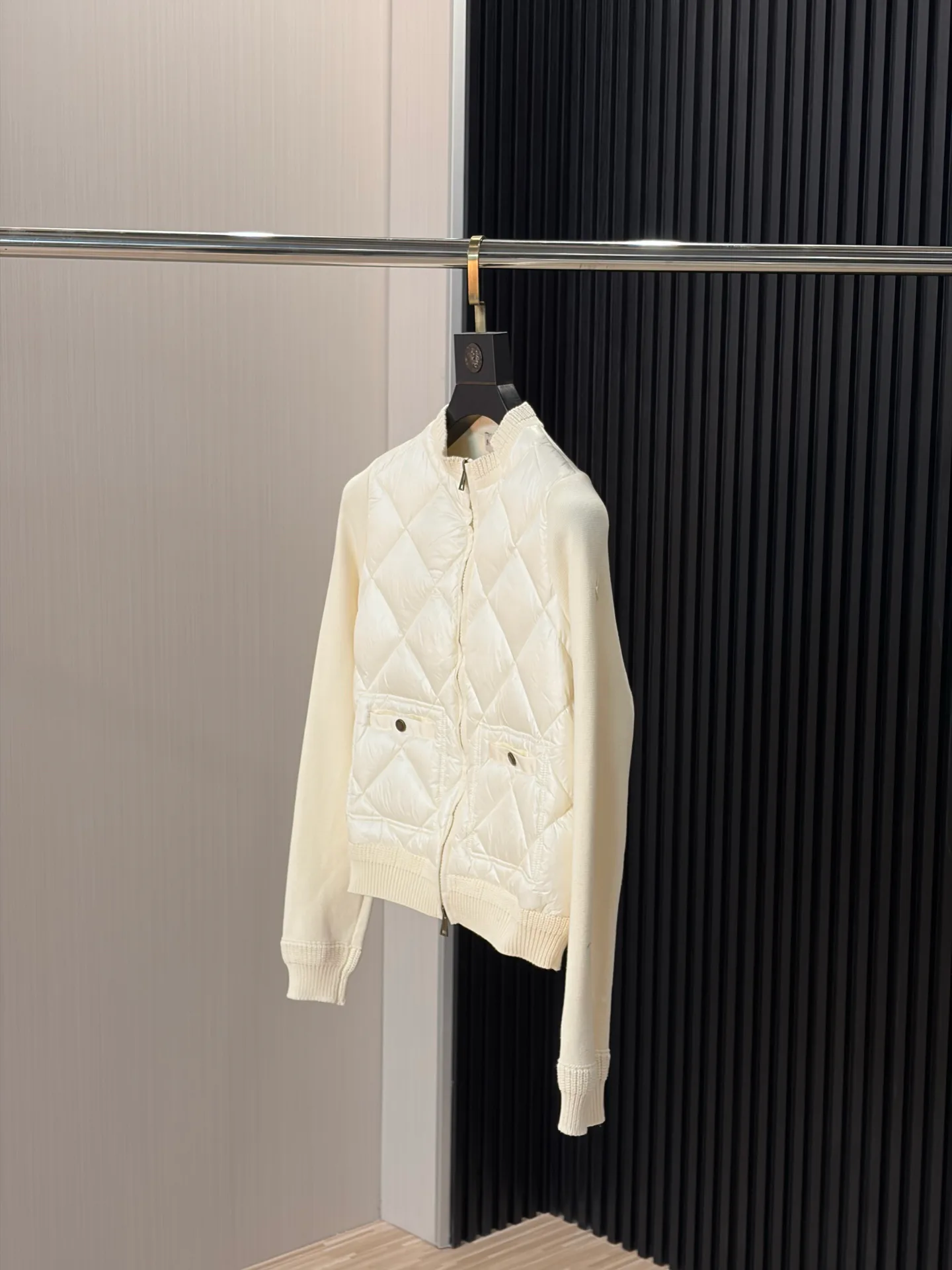 Куртки И Пуховики Мужские Moncler 18231144