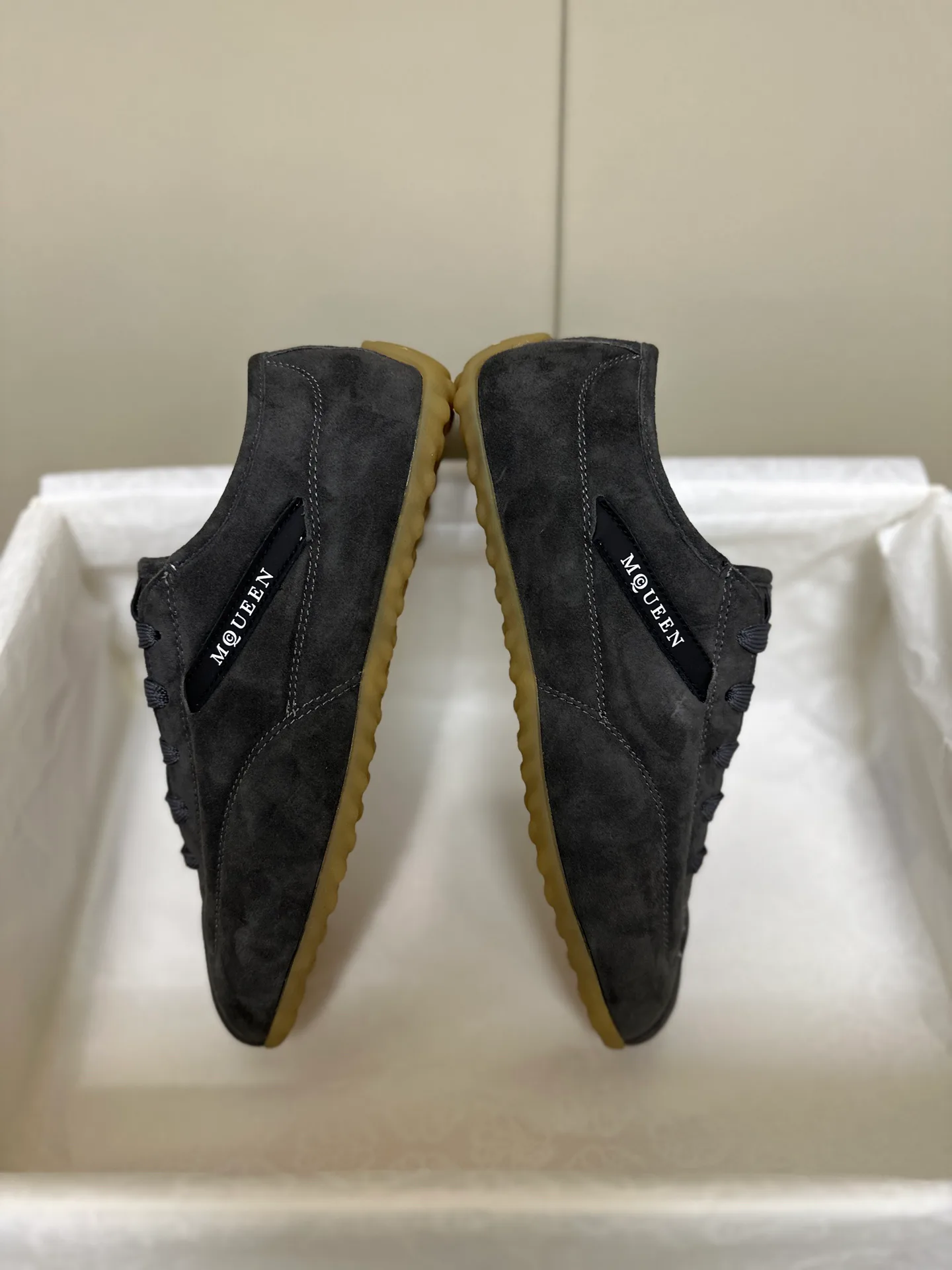 Кроссовки Женские Alexander Mcqueen 18616728
