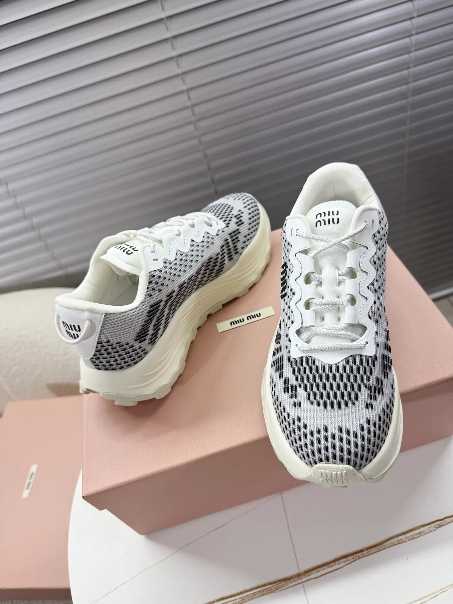 Кроссовки Женские Miu Miu 4086908