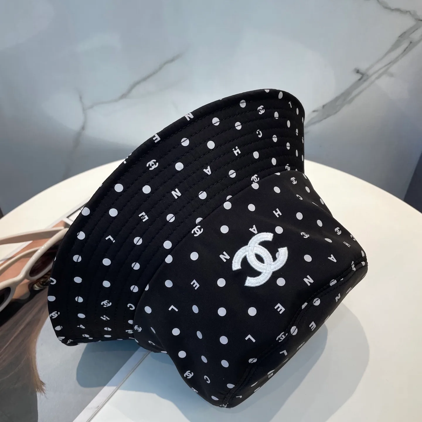 Головные Уборы Chanel 13294372