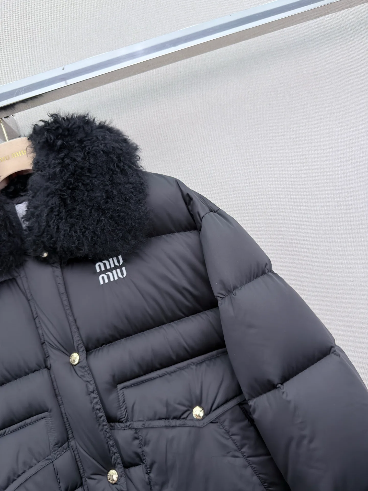 Куртки И Пуховики Женские Miu Miu 18185757