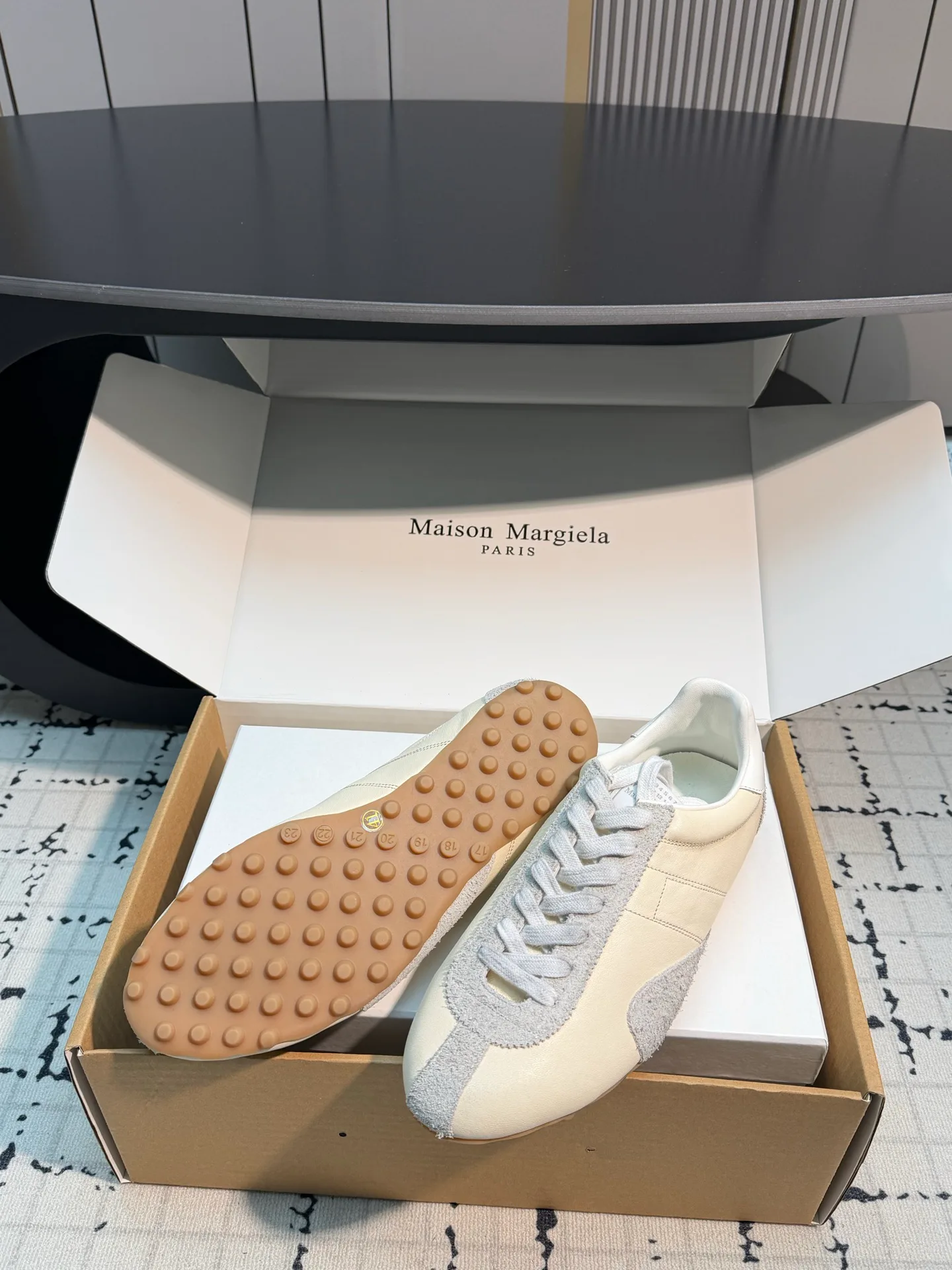 Кроссовки Женские Maison Margiela 18547324