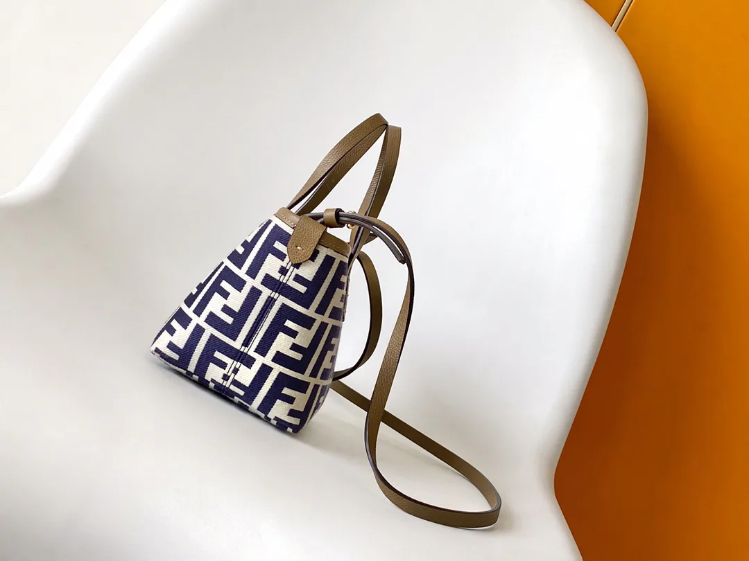 Сумки На Ремне Женские Fendi 13234552