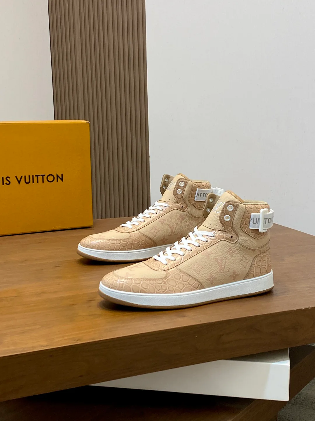 Кроссовки Мужские Louis Vuitton 18265103