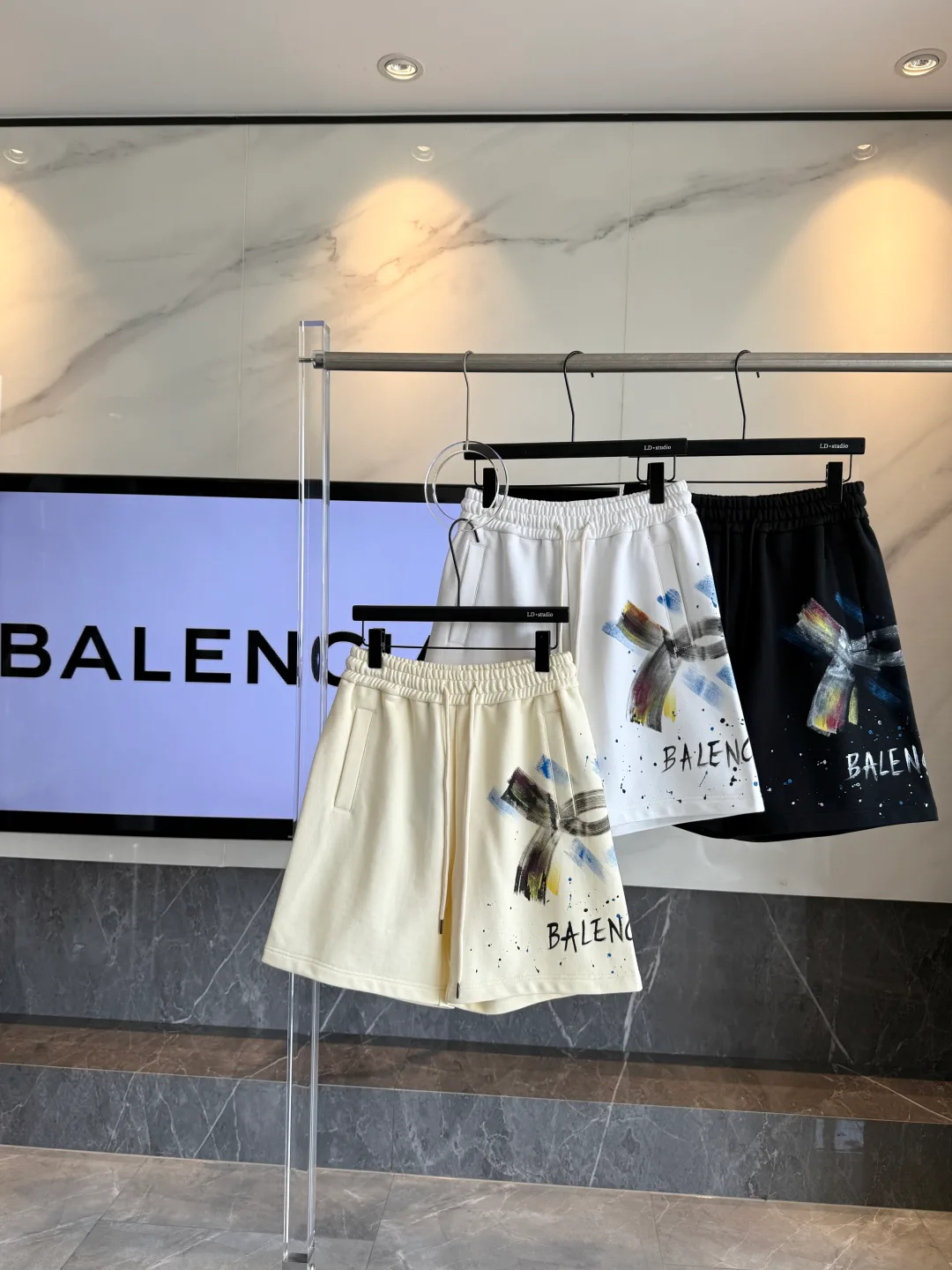 Шорты Женские Balenciaga 36131