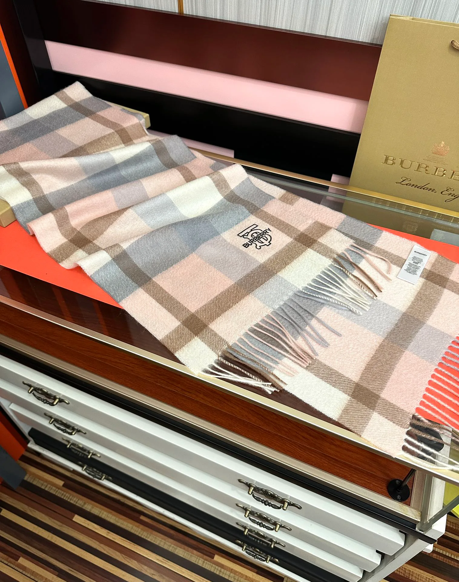 Шарфы Burberry 1490197