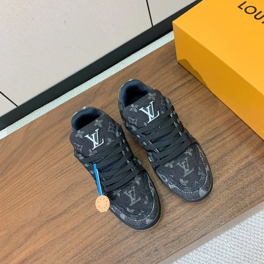 Кроссовки Женские Louis Vuitton 10236197