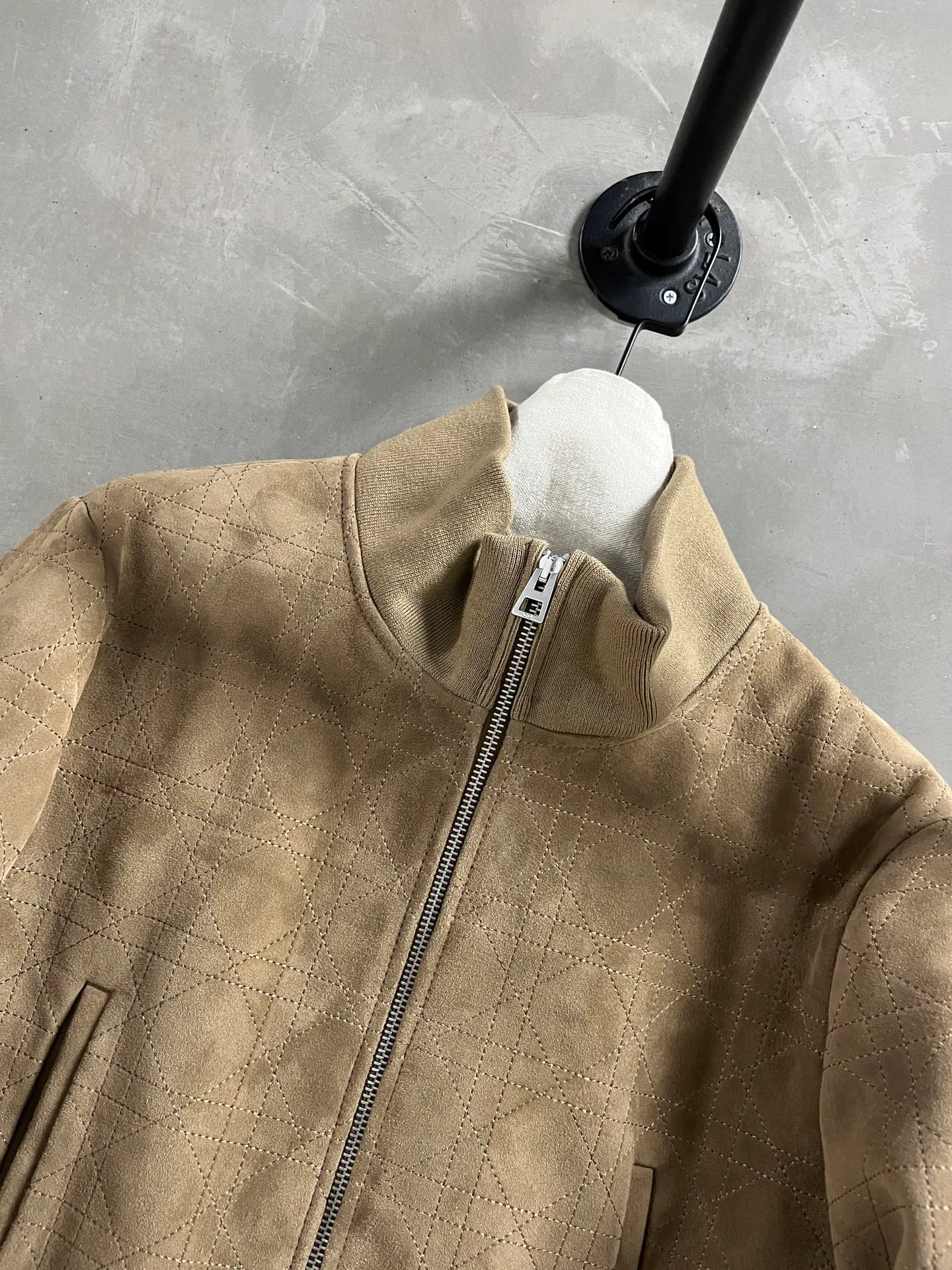 Кожаные Куртки И Дублёнки Женские Christian Dior 10783258