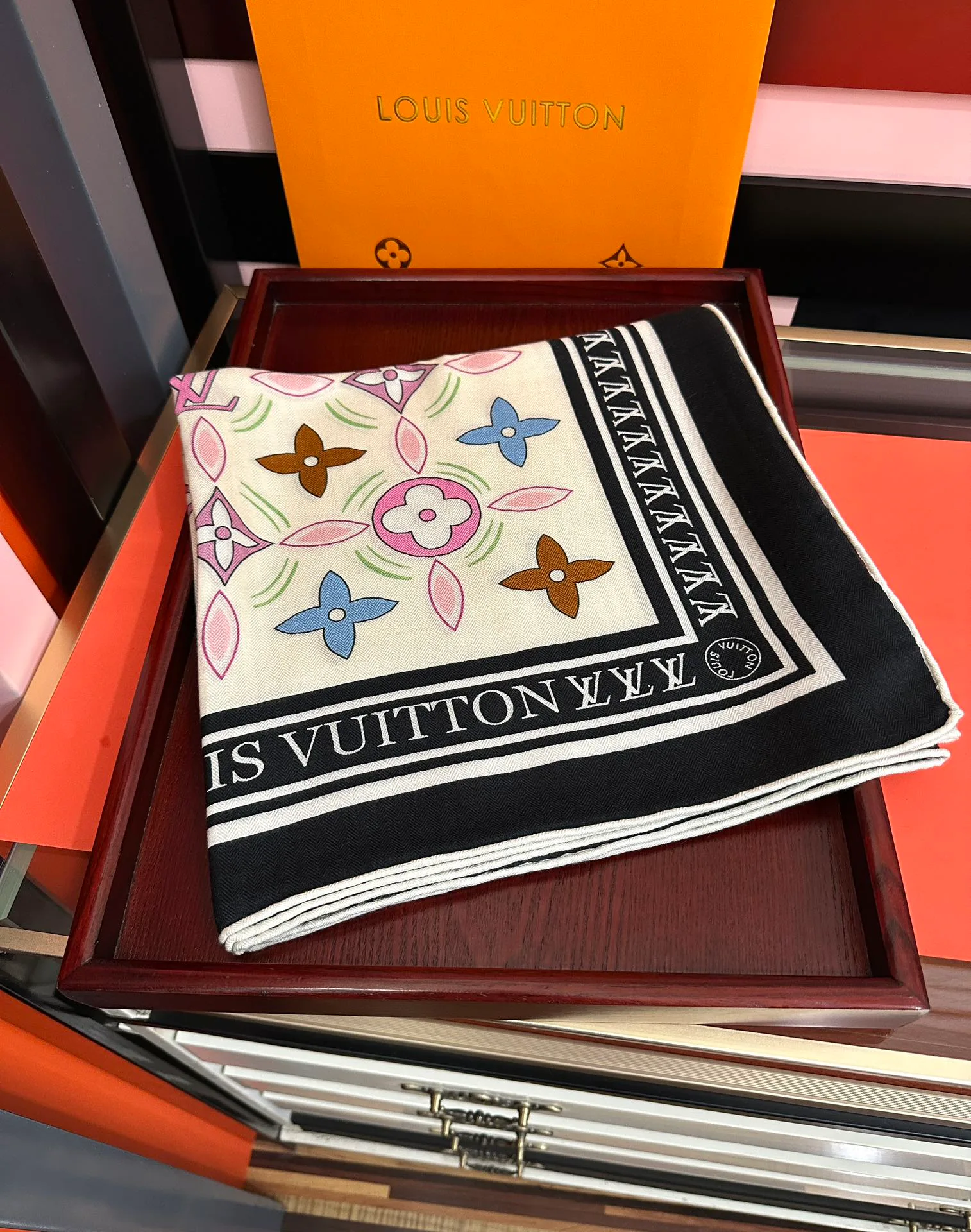 Платки Louis Vuitton 1490183