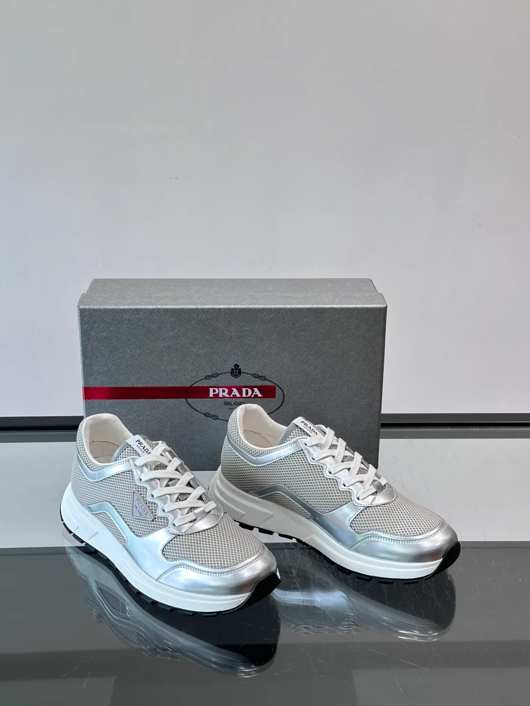 Кроссовки Женские Prada 17349410