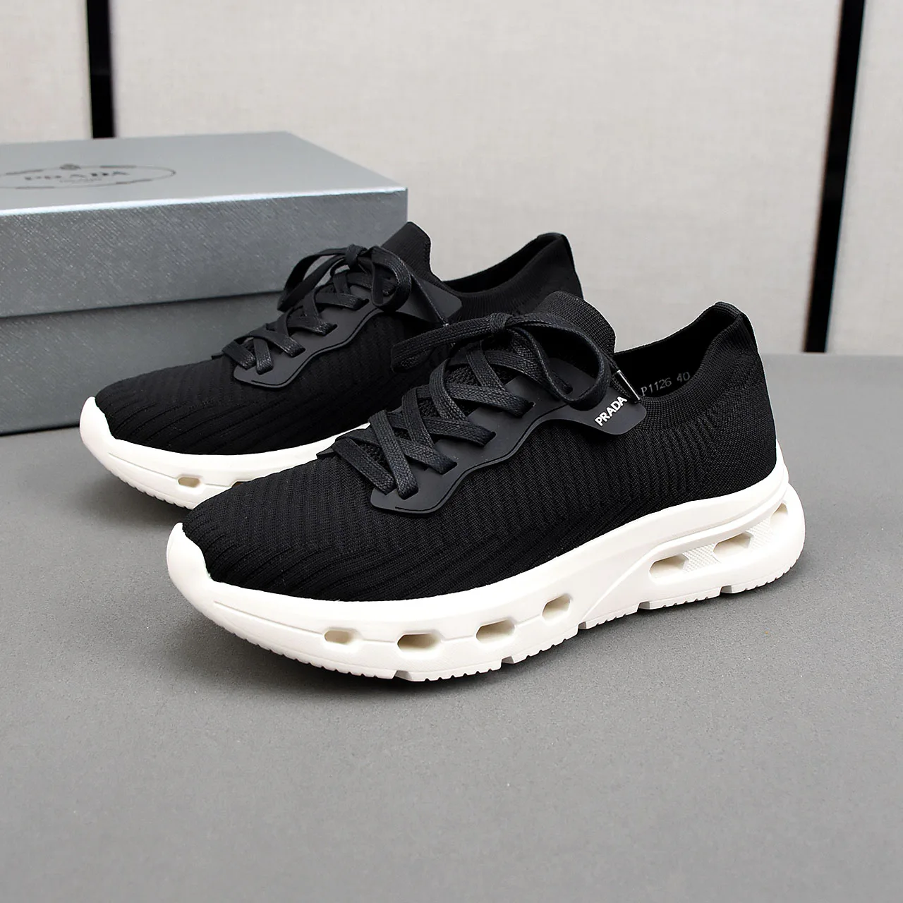 Кроссовки Мужские Prada 10736405