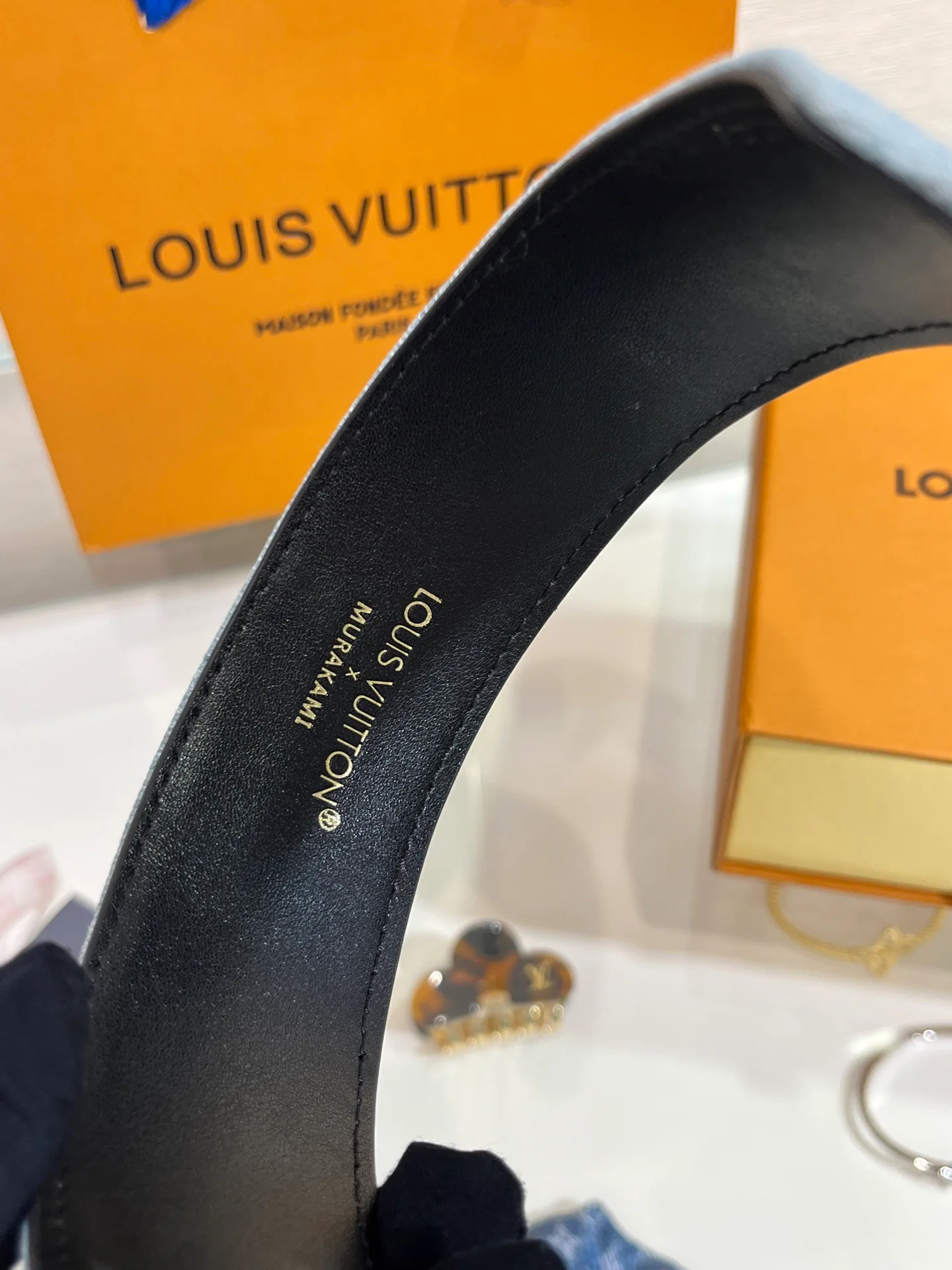 Головные Уборы Louis Vuitton 1703391