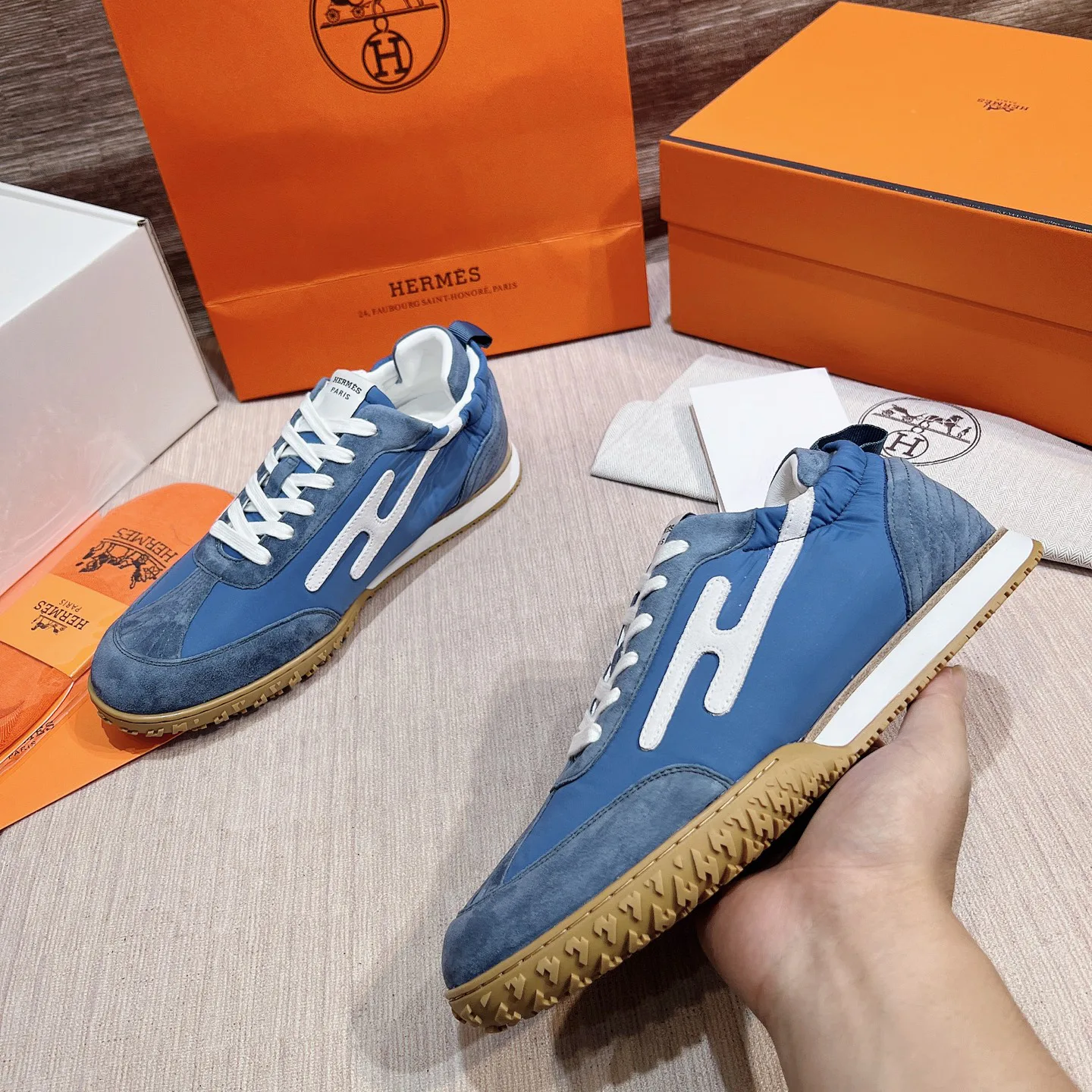 Кроссовки Женские Hermes 17749544