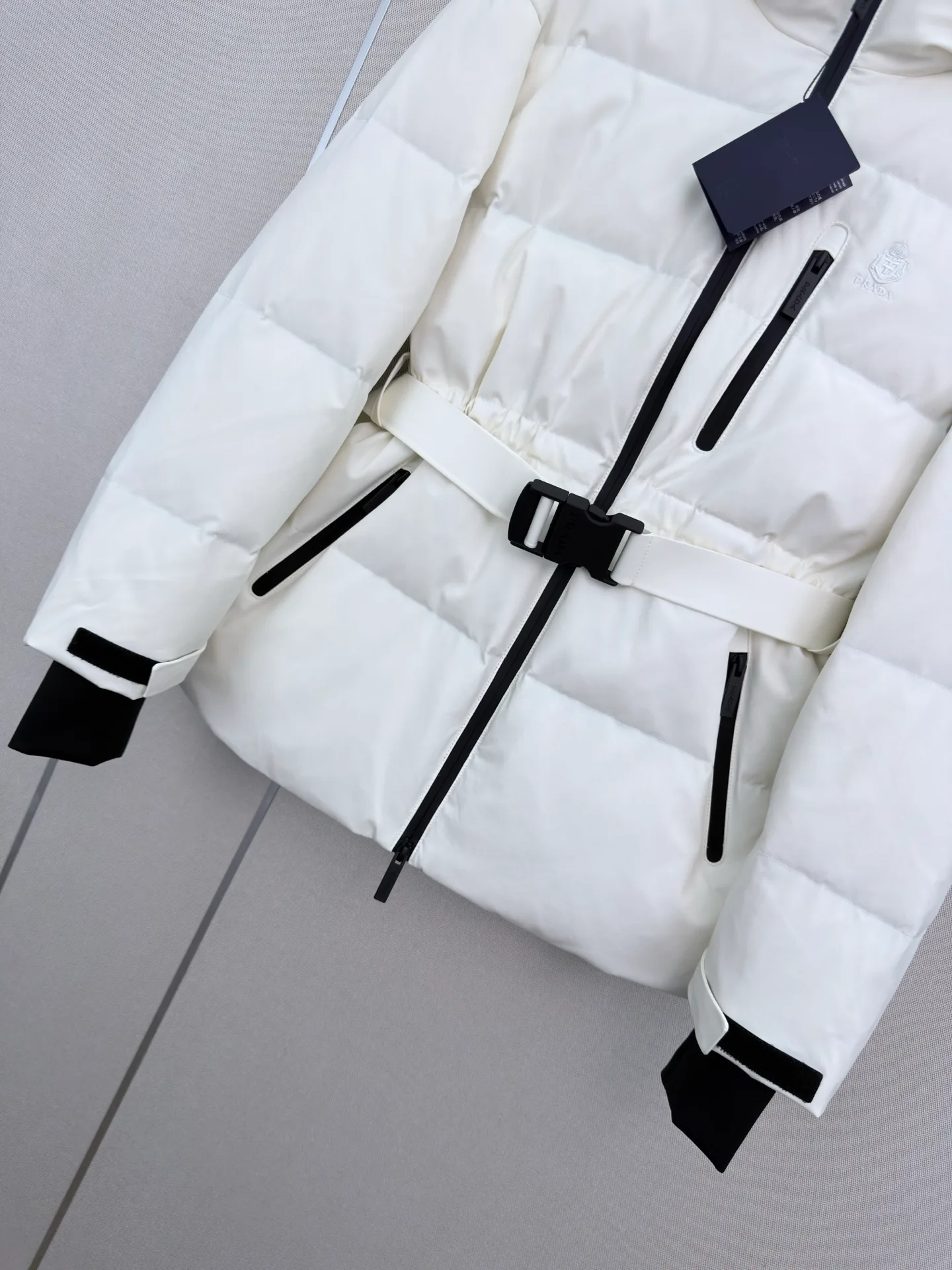 Куртки И Пуховики Женские Prada 18185833