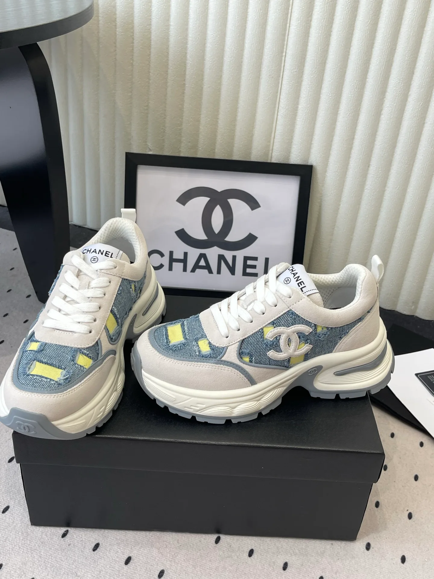 Кроссовки Женские Chanel 17769664