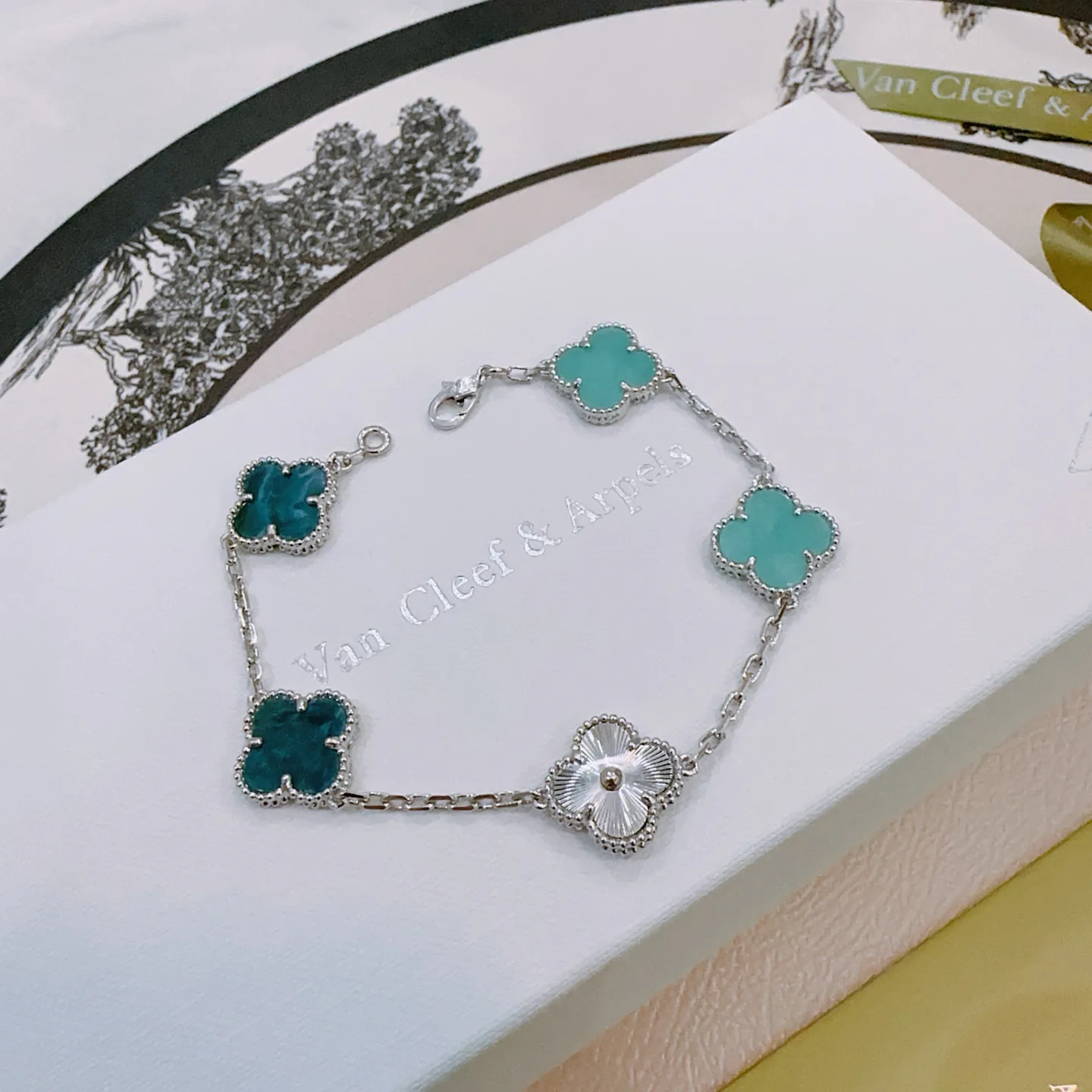 Бижутерия Van Cleef & Arpels 91324