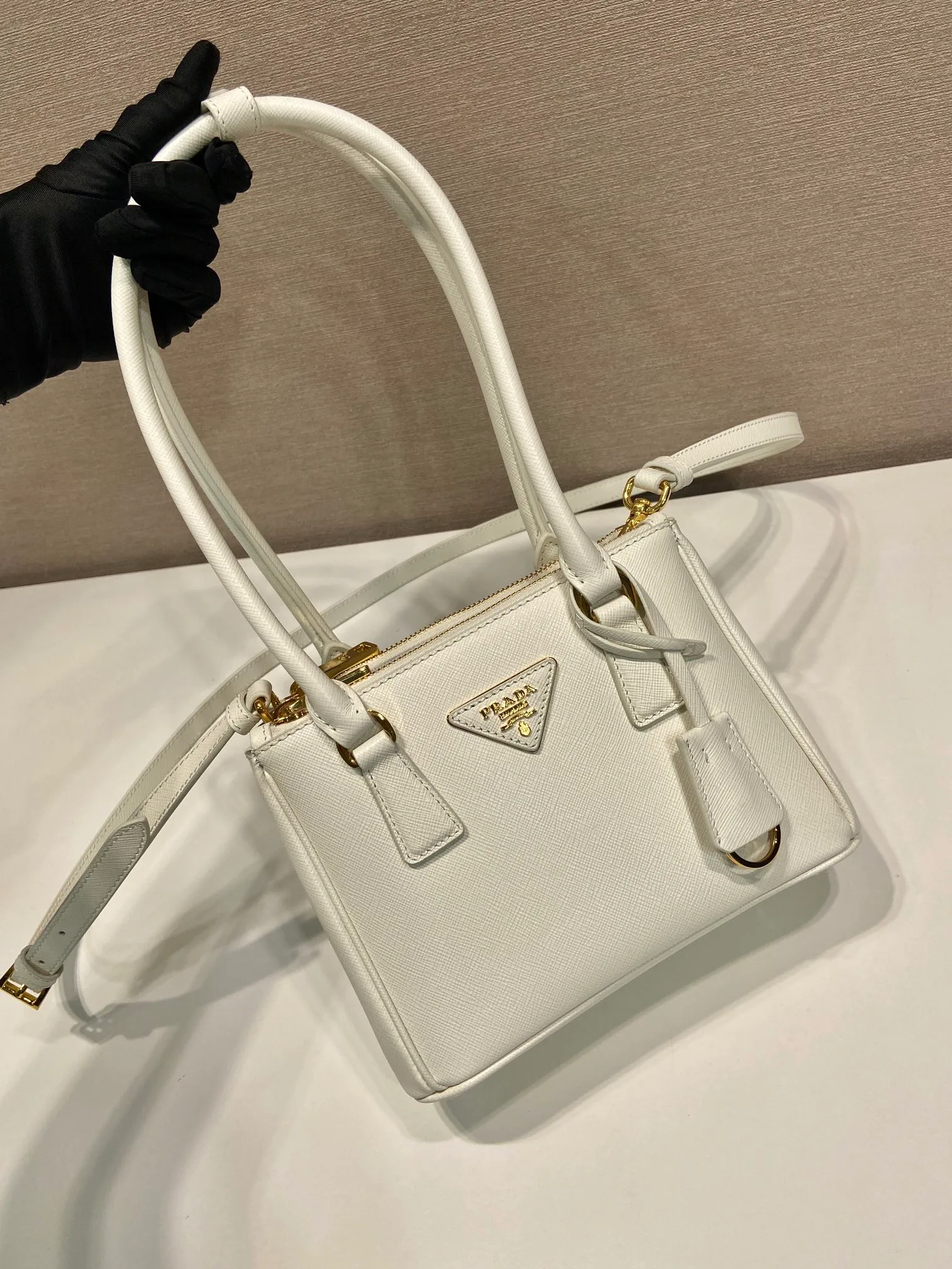 Классические Сумки Женские Prada 11336048