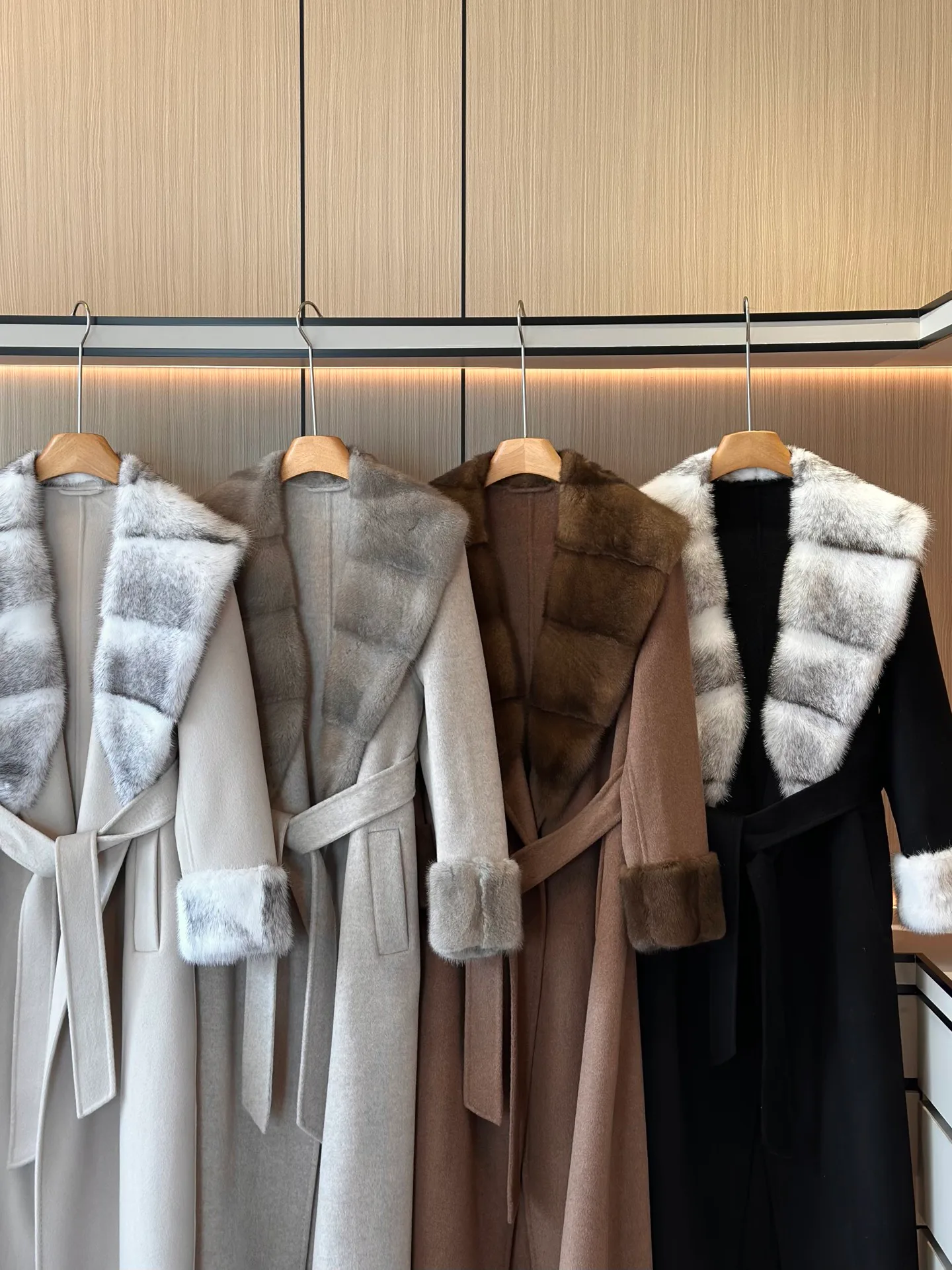Пальто Женские Loro Piana 18597230