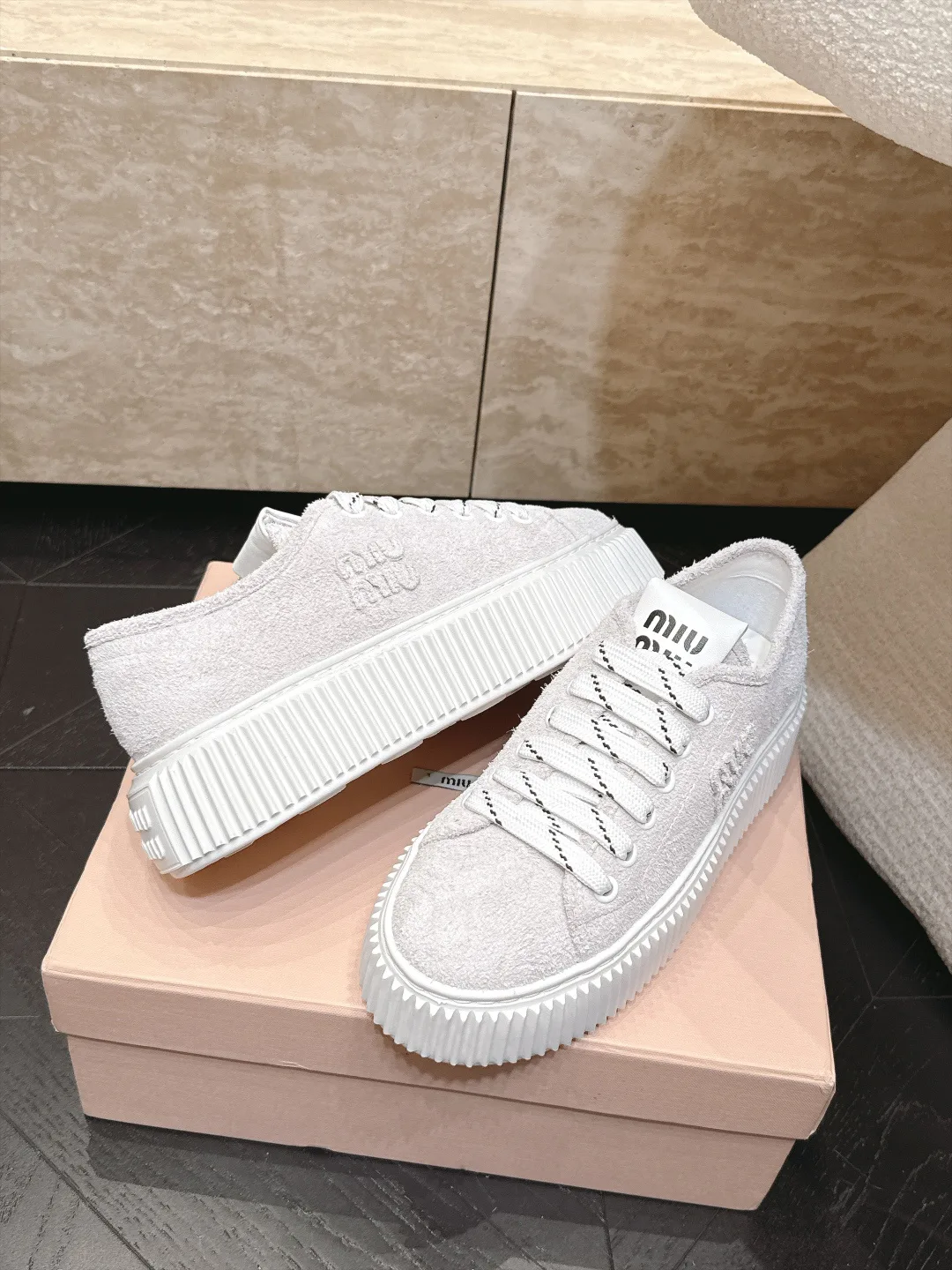 Кроссовки Женские Miu Miu 17968858