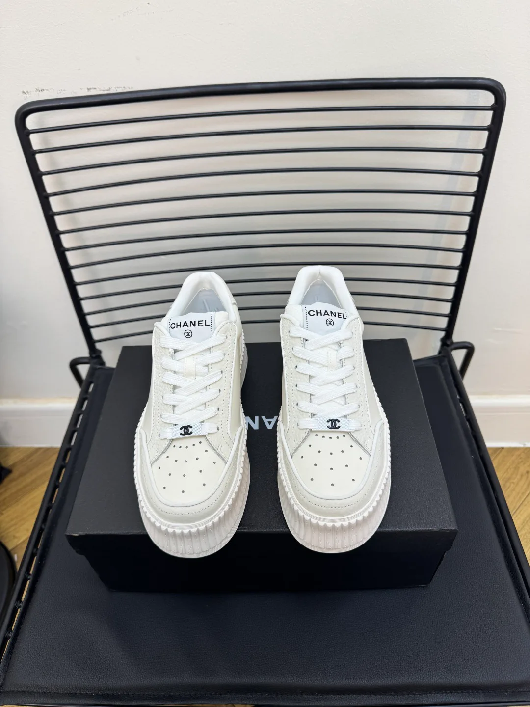 Кроссовки Женские Chanel 18025563