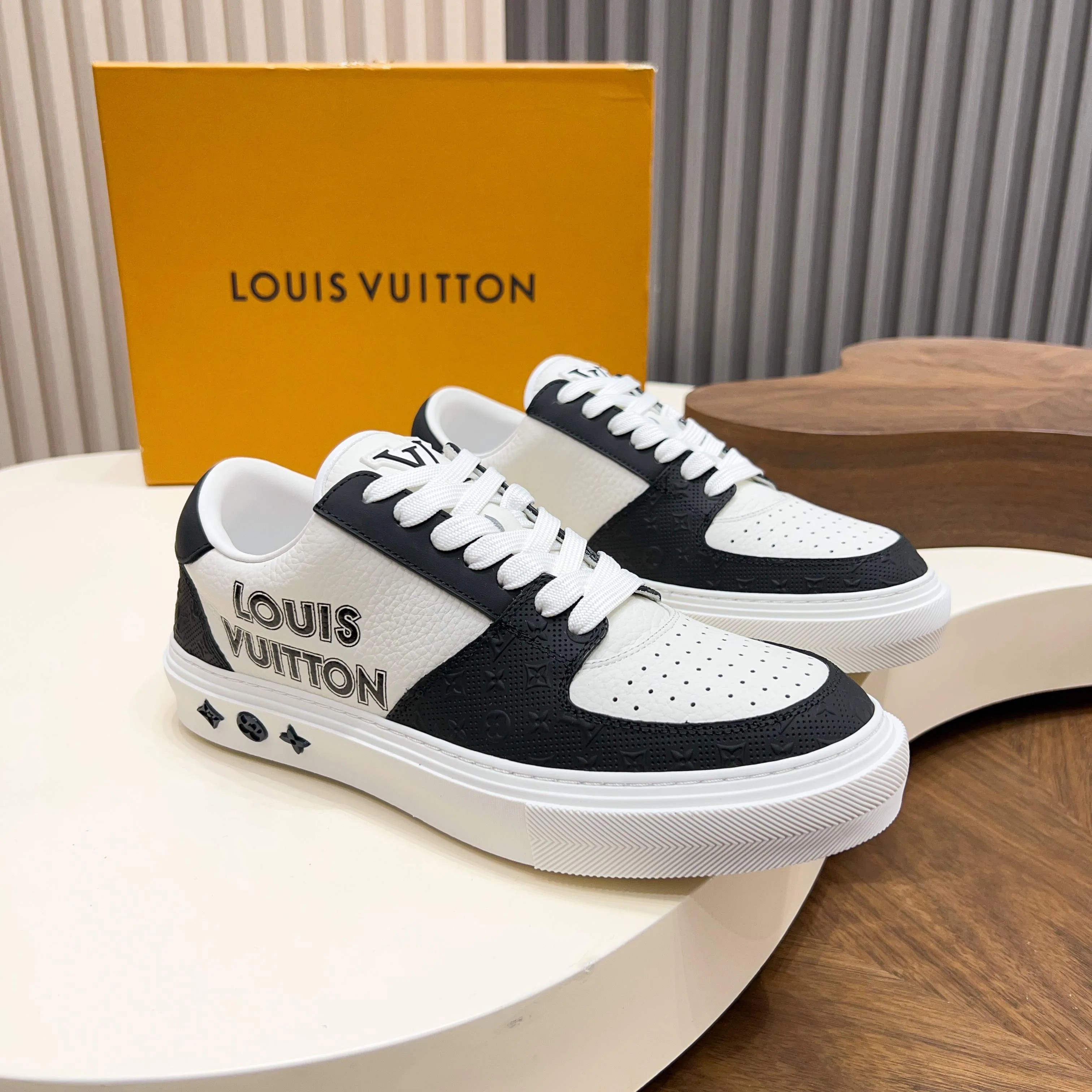 Кроссовки Мужские Louis Vuitton 17921399