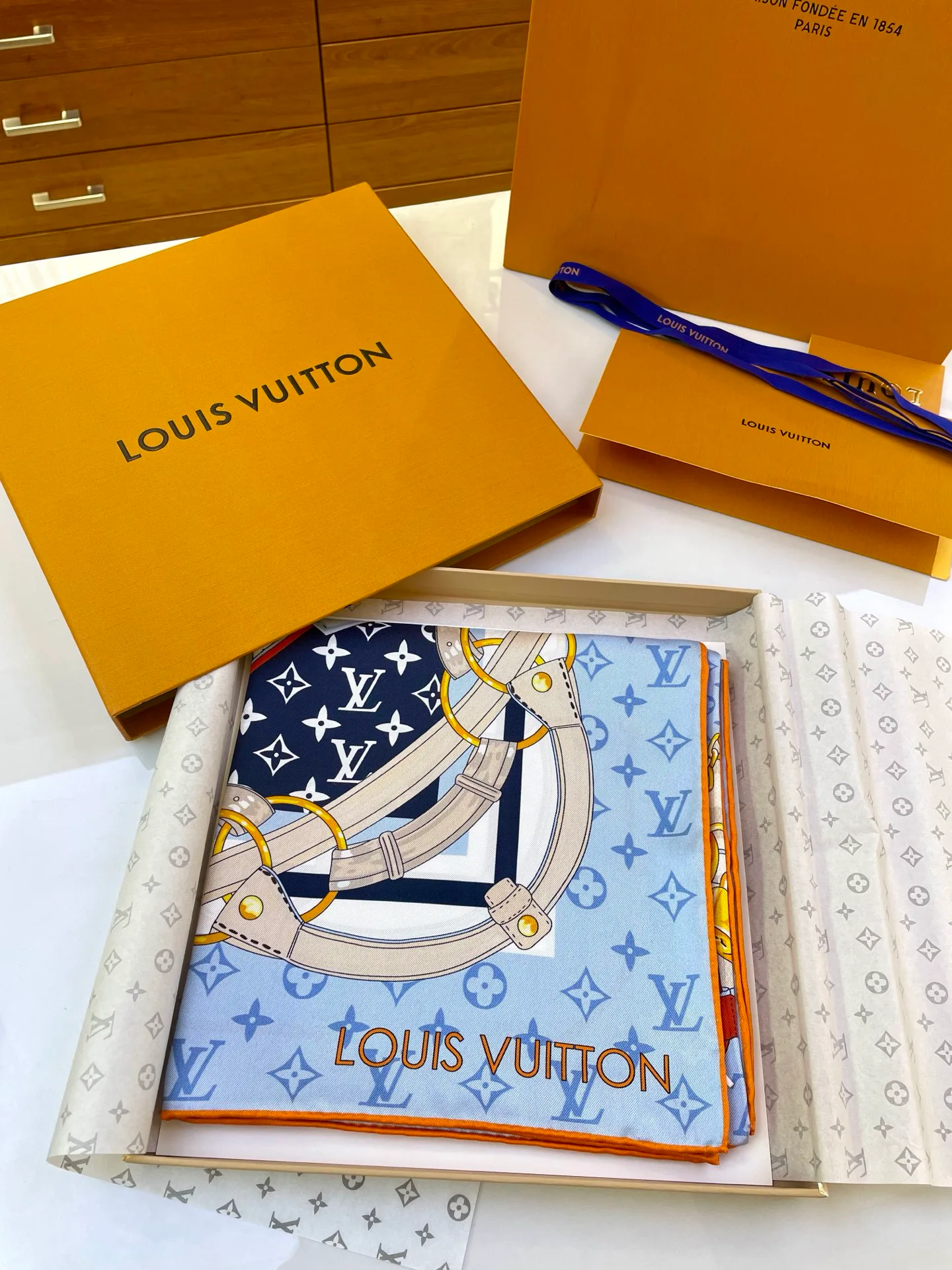 Платки Louis Vuitton 1981405