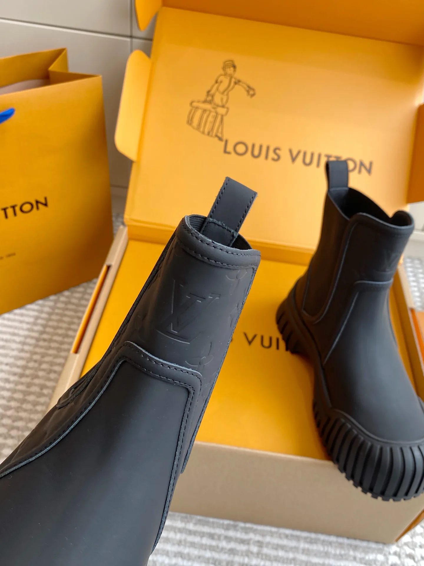 Ботинки Женские Louis Vuitton 19667921