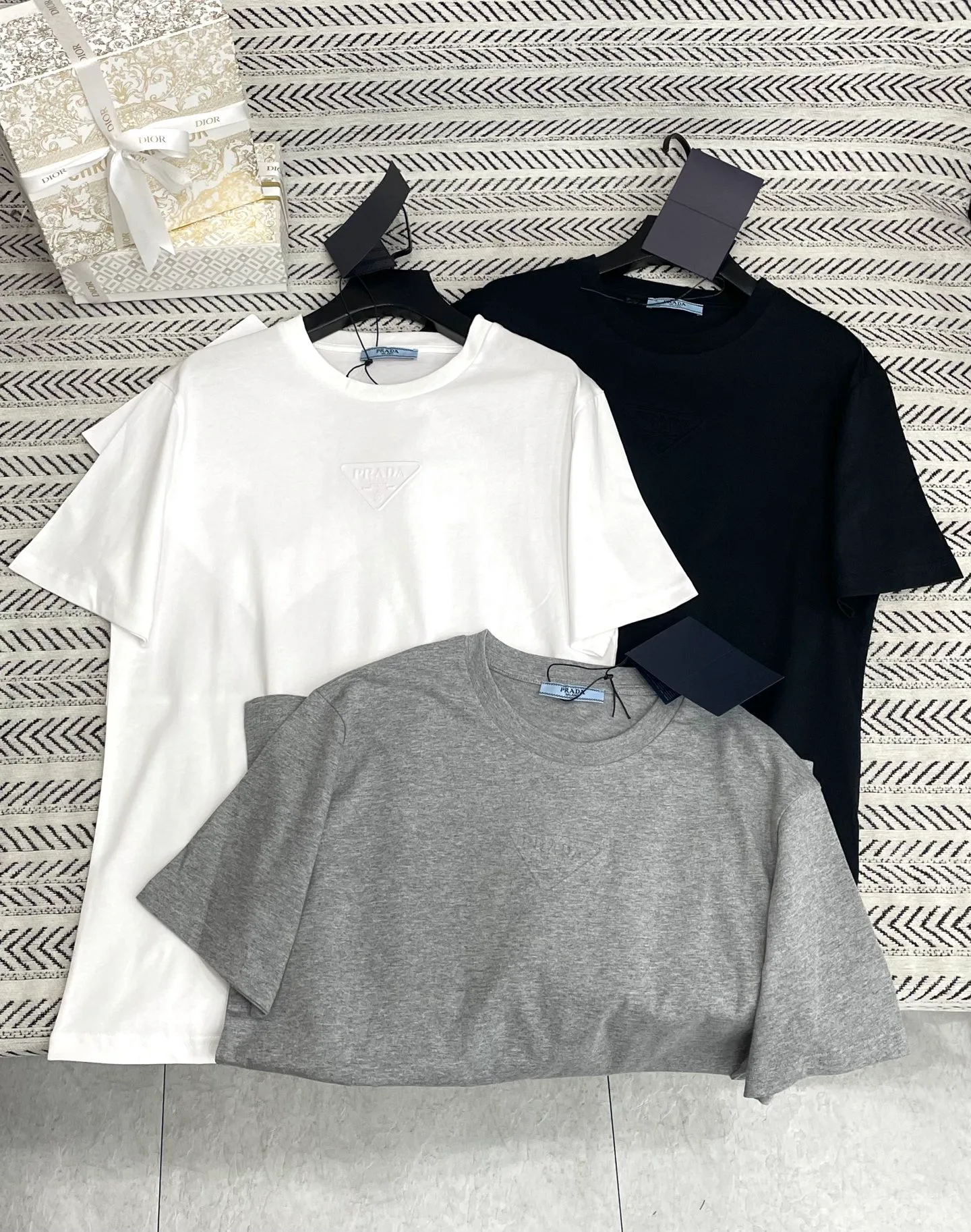 Футболки Женские Prada 12351200